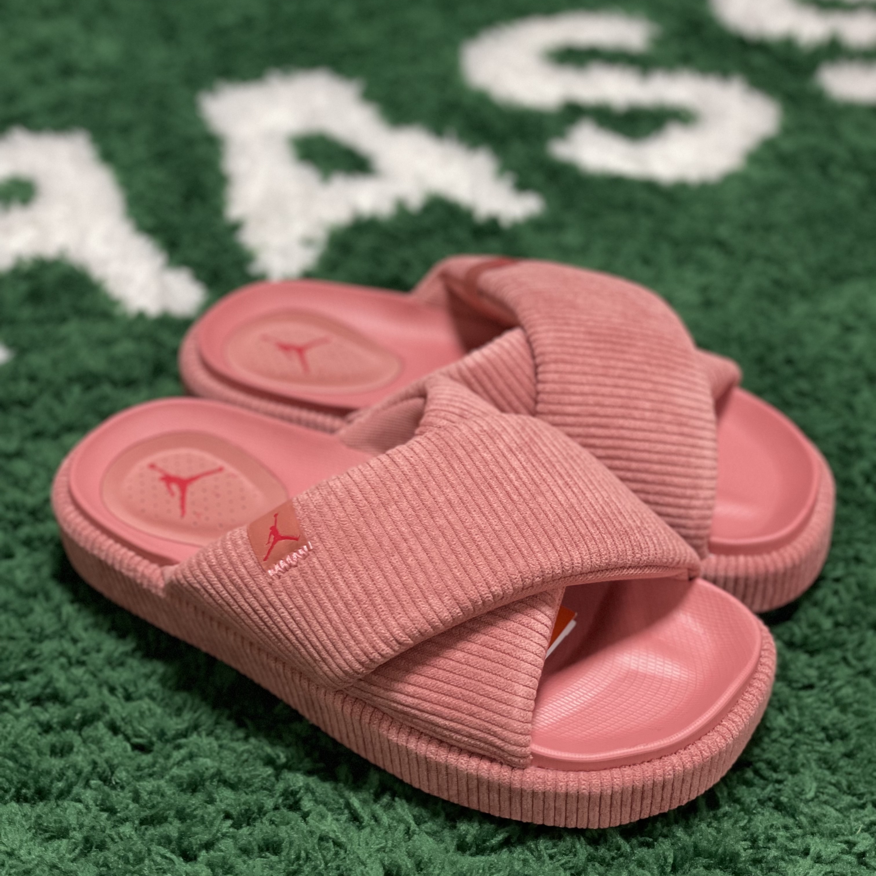 (W) Jordan Sophia Slide Canyon Pink 착용 스타일 - 2
