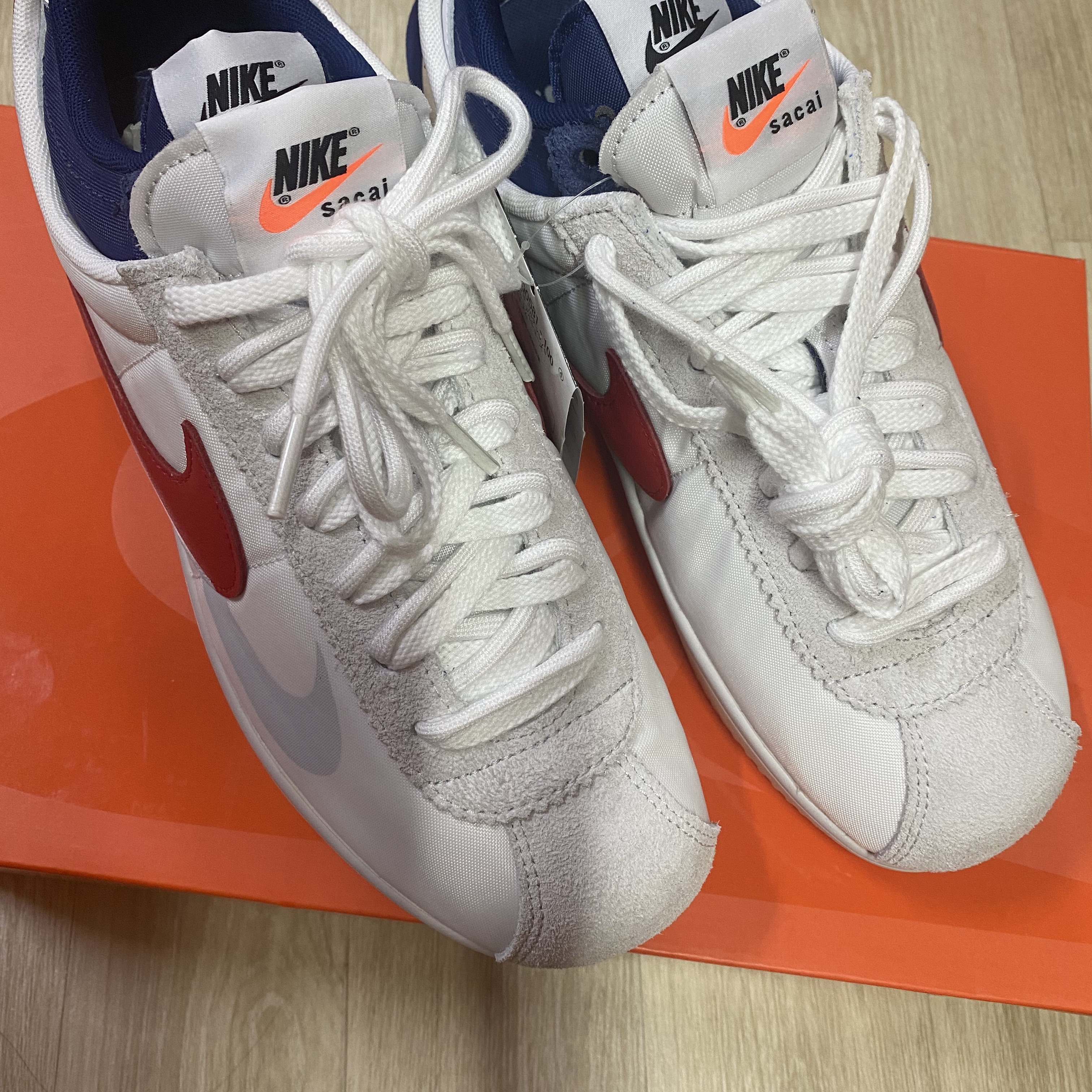 Nike x Sacai Zoom Cortez SP White and University Red 착용 스타일