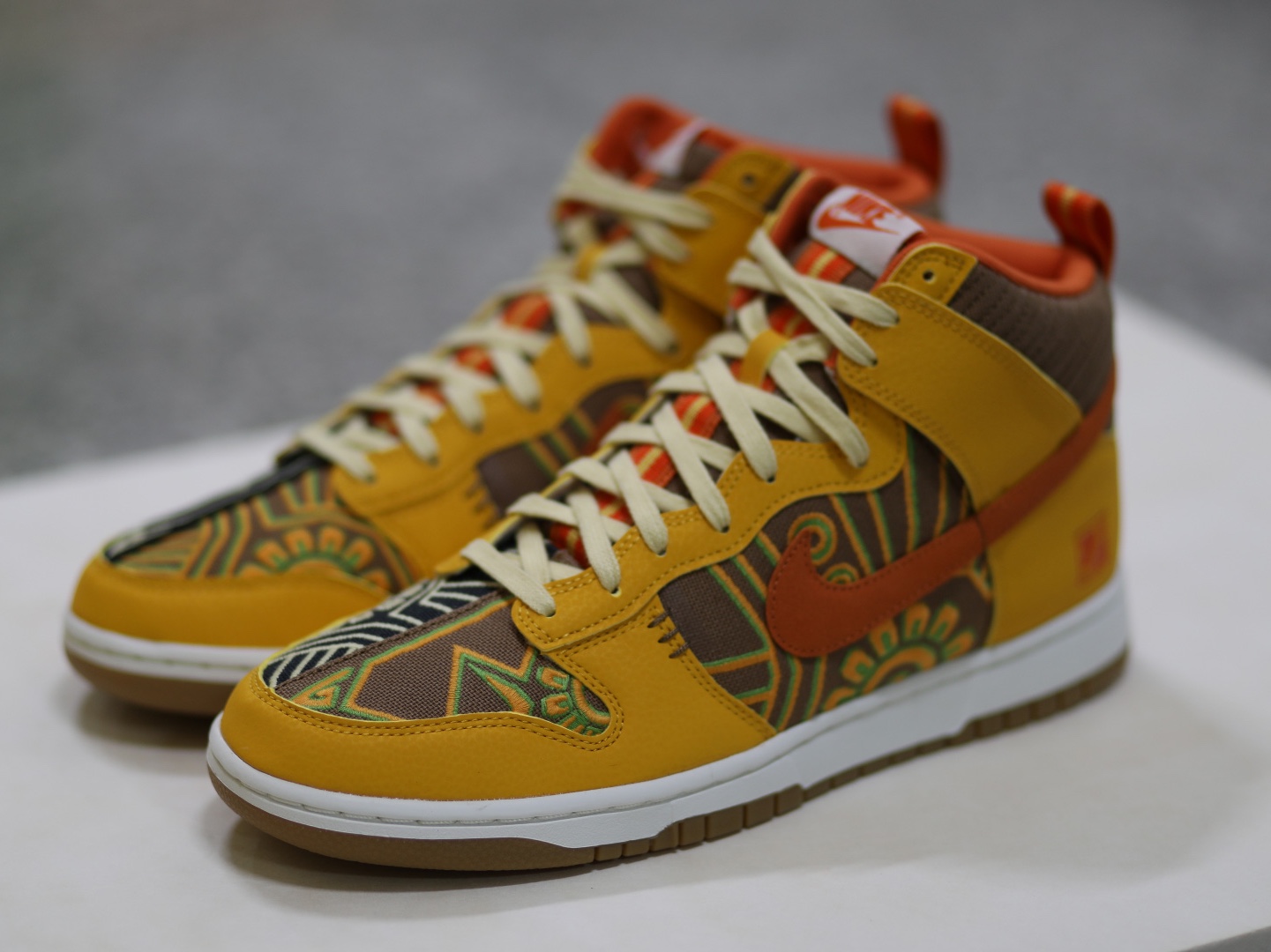 Nike Dunk High Somos Familia Dia De Muertos 착용 스타일 - 2
