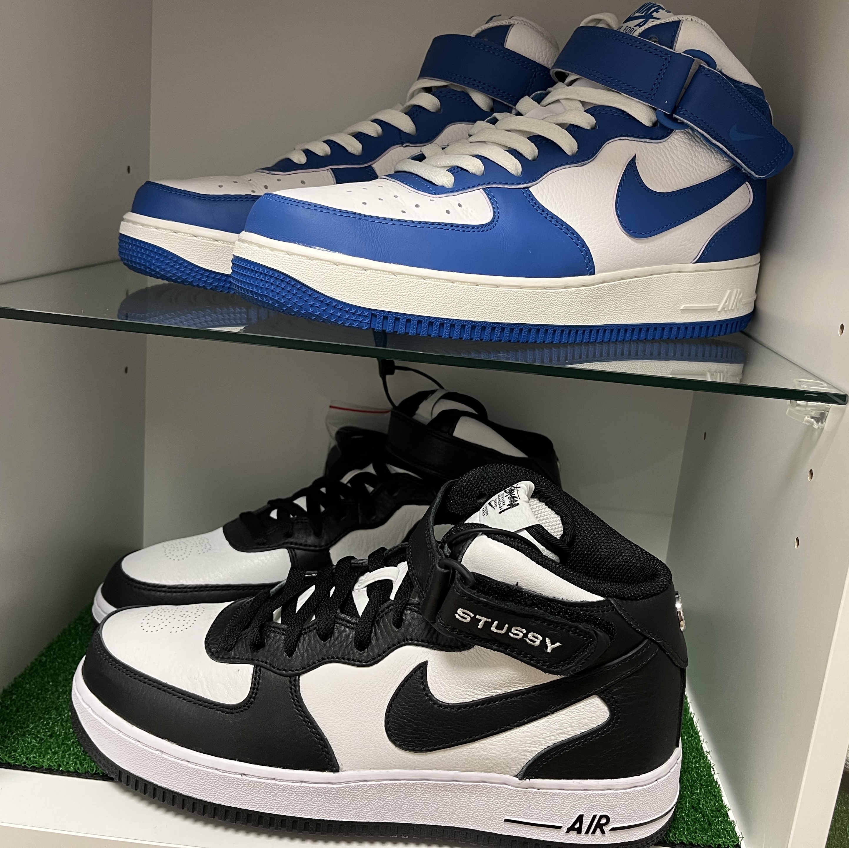 Nike x Stussy Air Force 1 '07 Mid SP Black and Light Bone, (W) Nike Air Force 1 Mid '07 Military Blue and Doll 착용 스타일 - 2