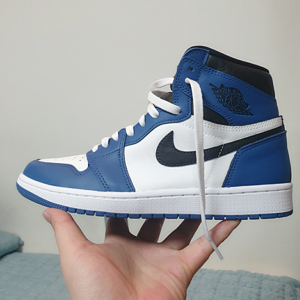 Jordan 1 Retro High OG Dark Marina Blue 착용 스타일 - 1