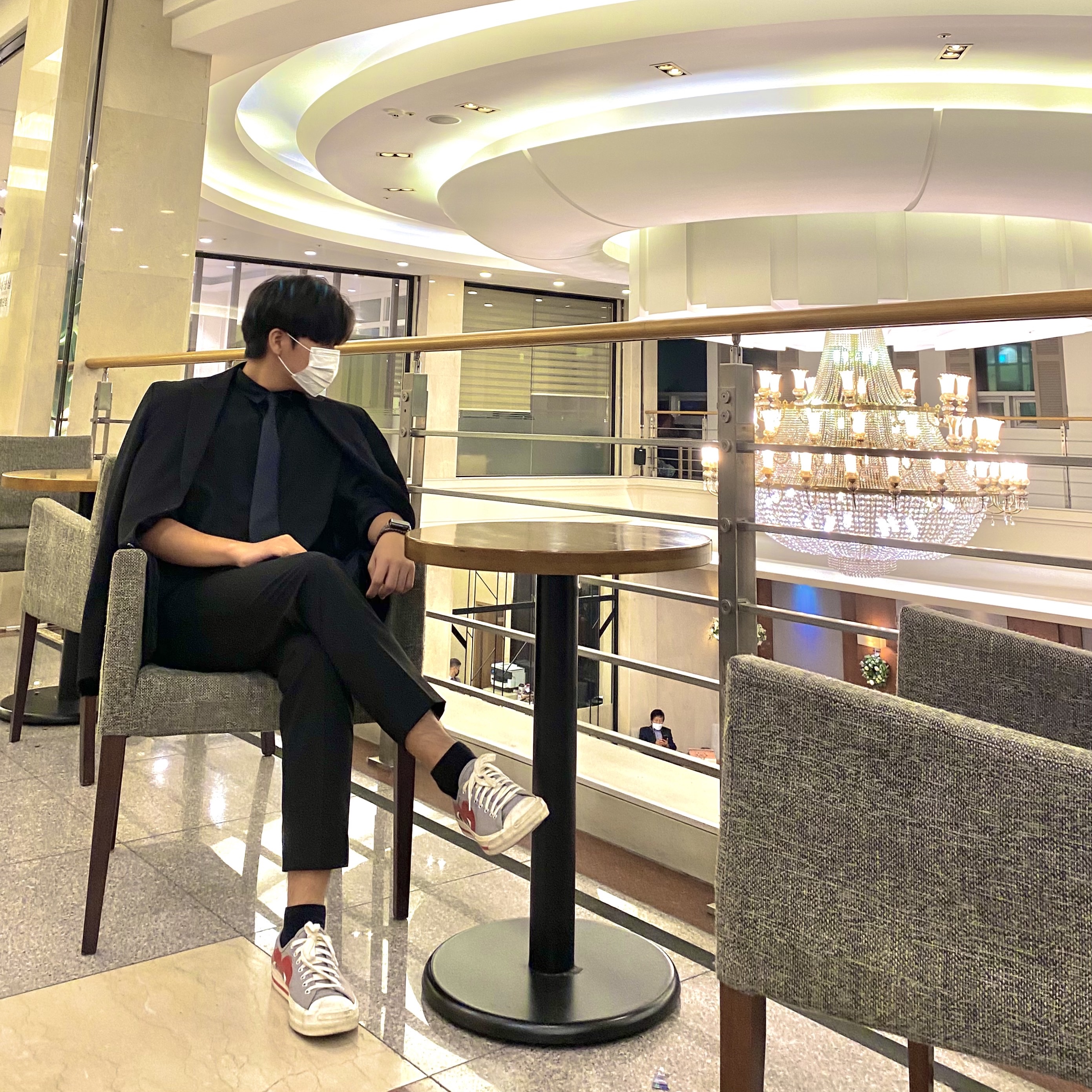 Converse x Play Comme des Garcons Jack Purcell Drizzle Red, Apple Watch Nike SE 44mm GPS Space Gray Aluminum Case with Nike Sport Band Anthracite Black (Korean Ver.) 착용 스타일 - 1