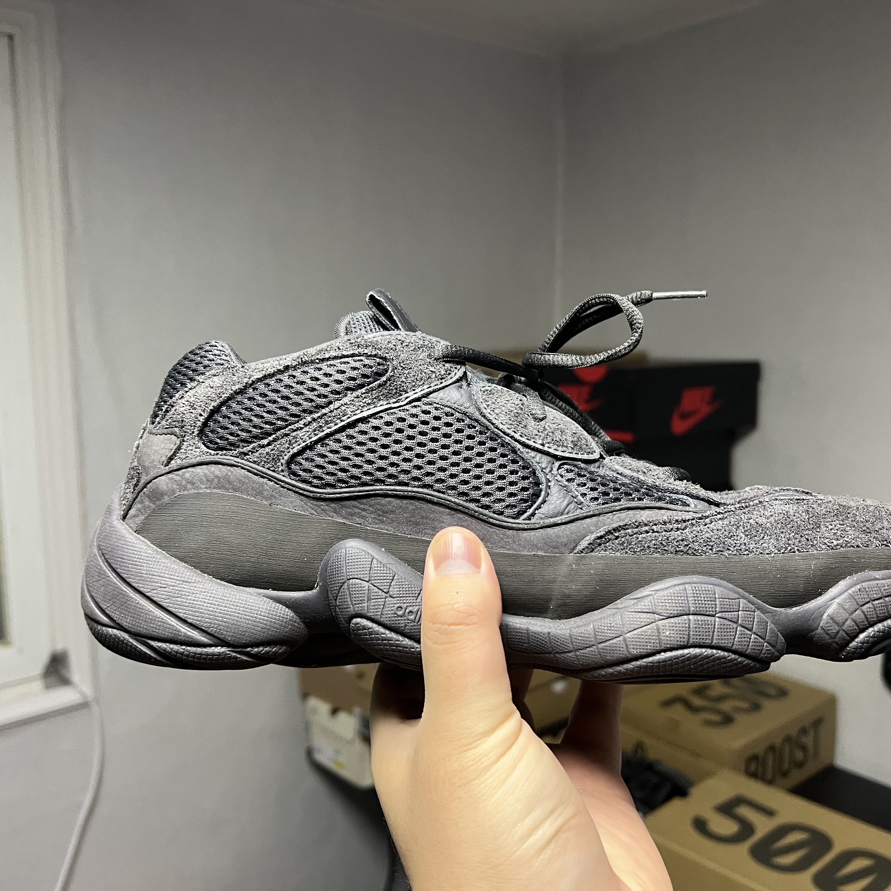 Adidas Yeezy 500 Utility Black 2018/2020 착용 스타일 - 2