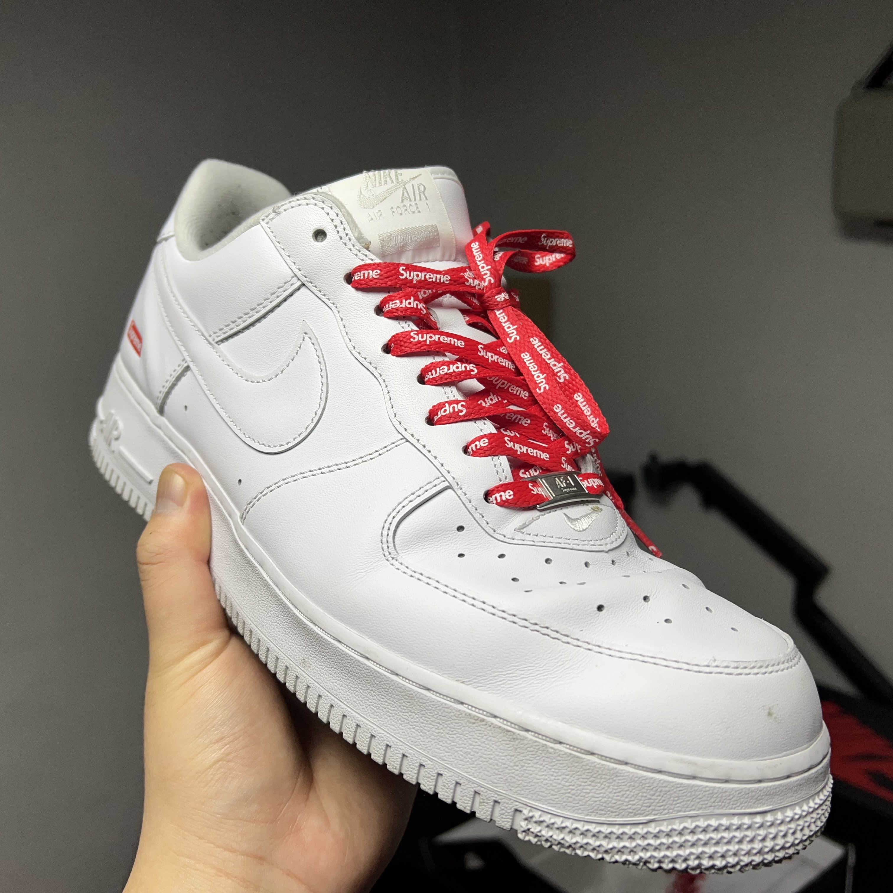 Nike x Supreme Air Force 1 Low White 착용 스타일 - 1