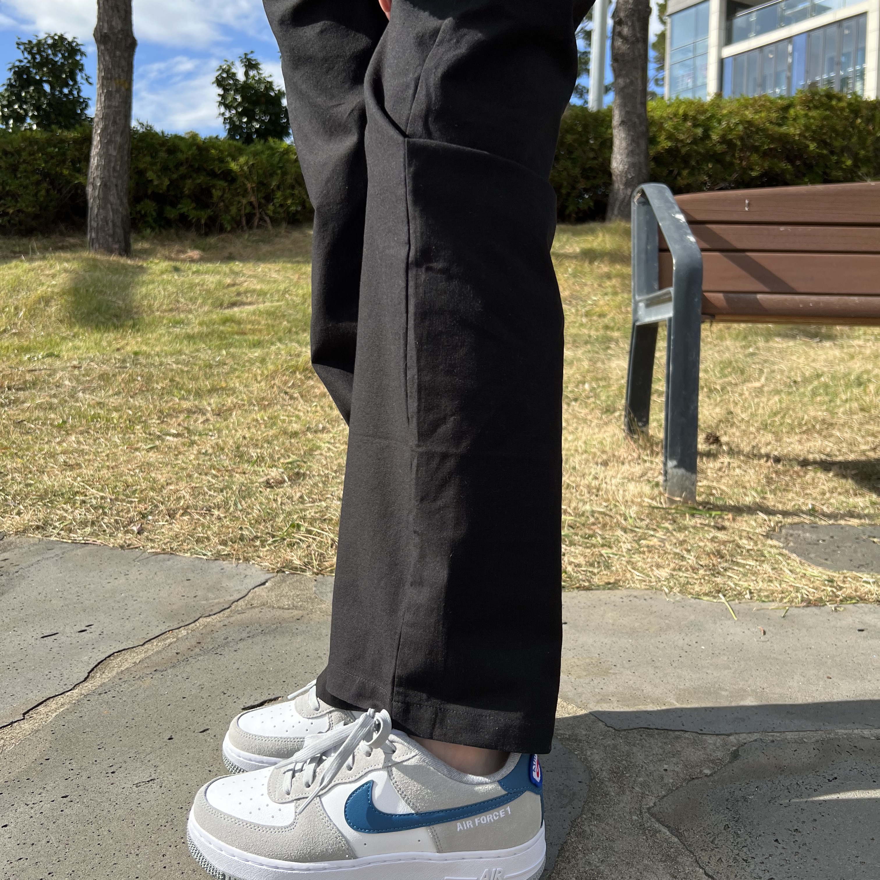(GS) Nike Air Force 1 LV8 Athletic Club Light Smoke Grey Marina 착용 스타일