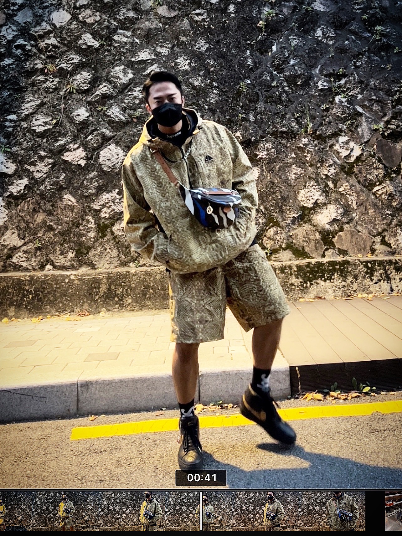 Supreme x Nike ACG Denim Pullover Gold Snakeskin - 22FW, Supreme x Nike ACG Jersey Black - 22FW 착용 스타일 - 1