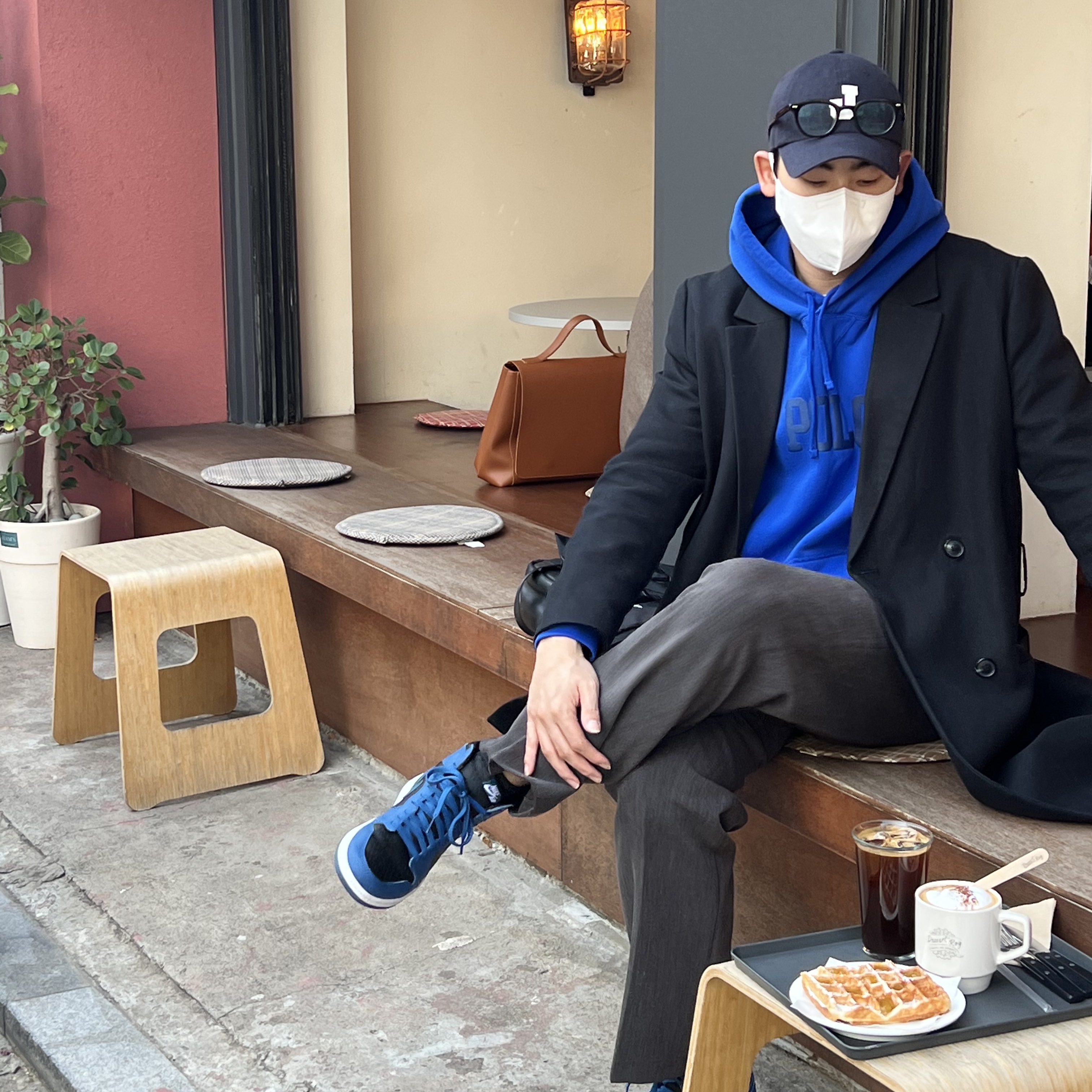 Jordan 1 Retro High OG Dark Marina Blue 착용 스타일 - 2
