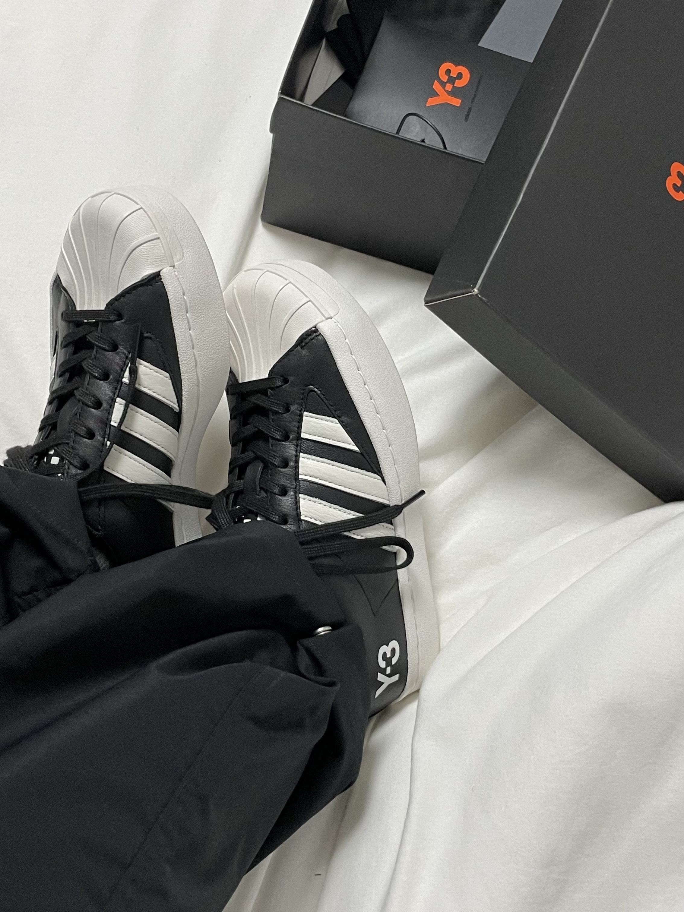 Y-3 Yohji Star Black White 착용 스타일 - 1