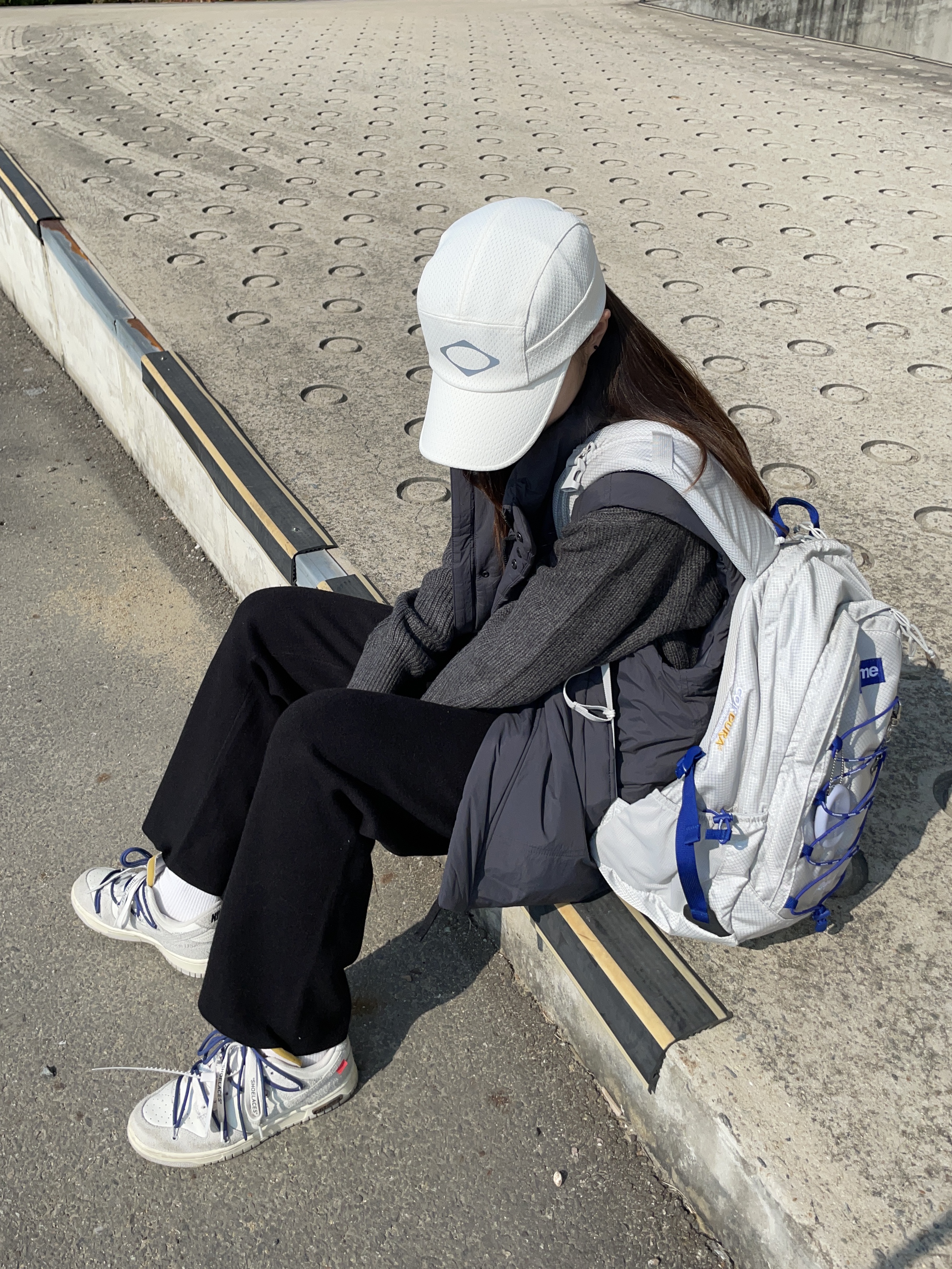 Nike x Off-White Dunk Low The 50 - Lot 18, Supreme Backpack Silver - 22SS 착용 스타일 - 2