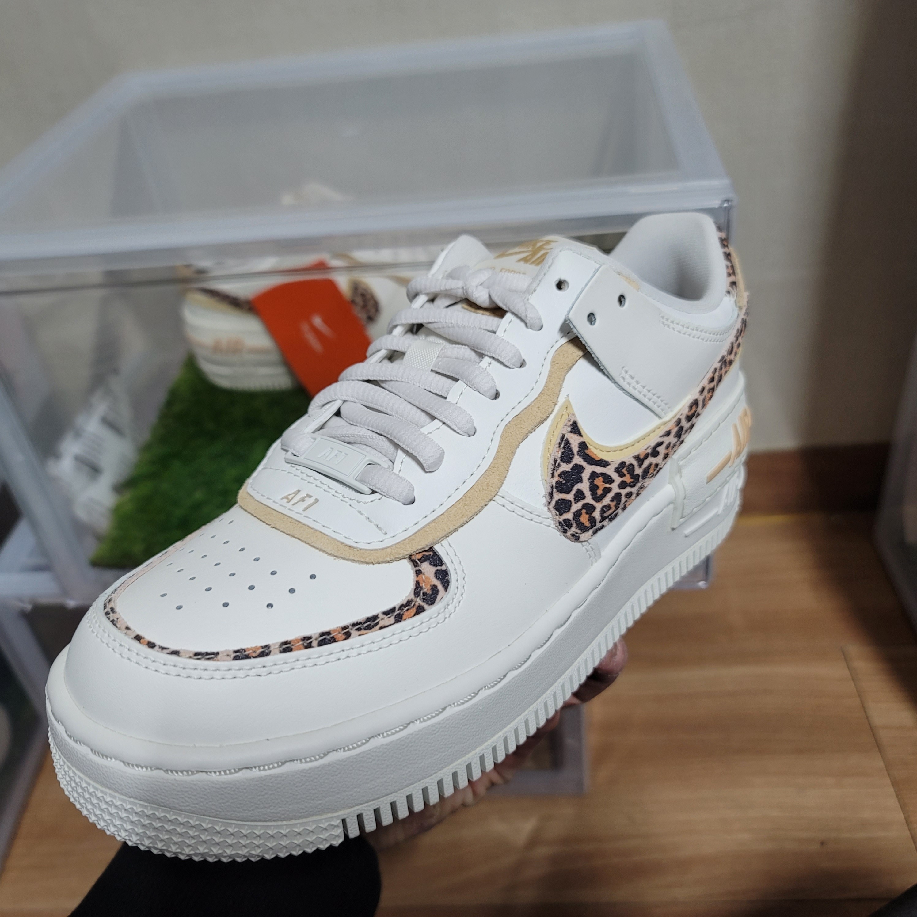 (W) Jordan 1 Low Triple White 2022, (W) Nike Air Force 1 Shadow Triple White 착용 스타일 - 4