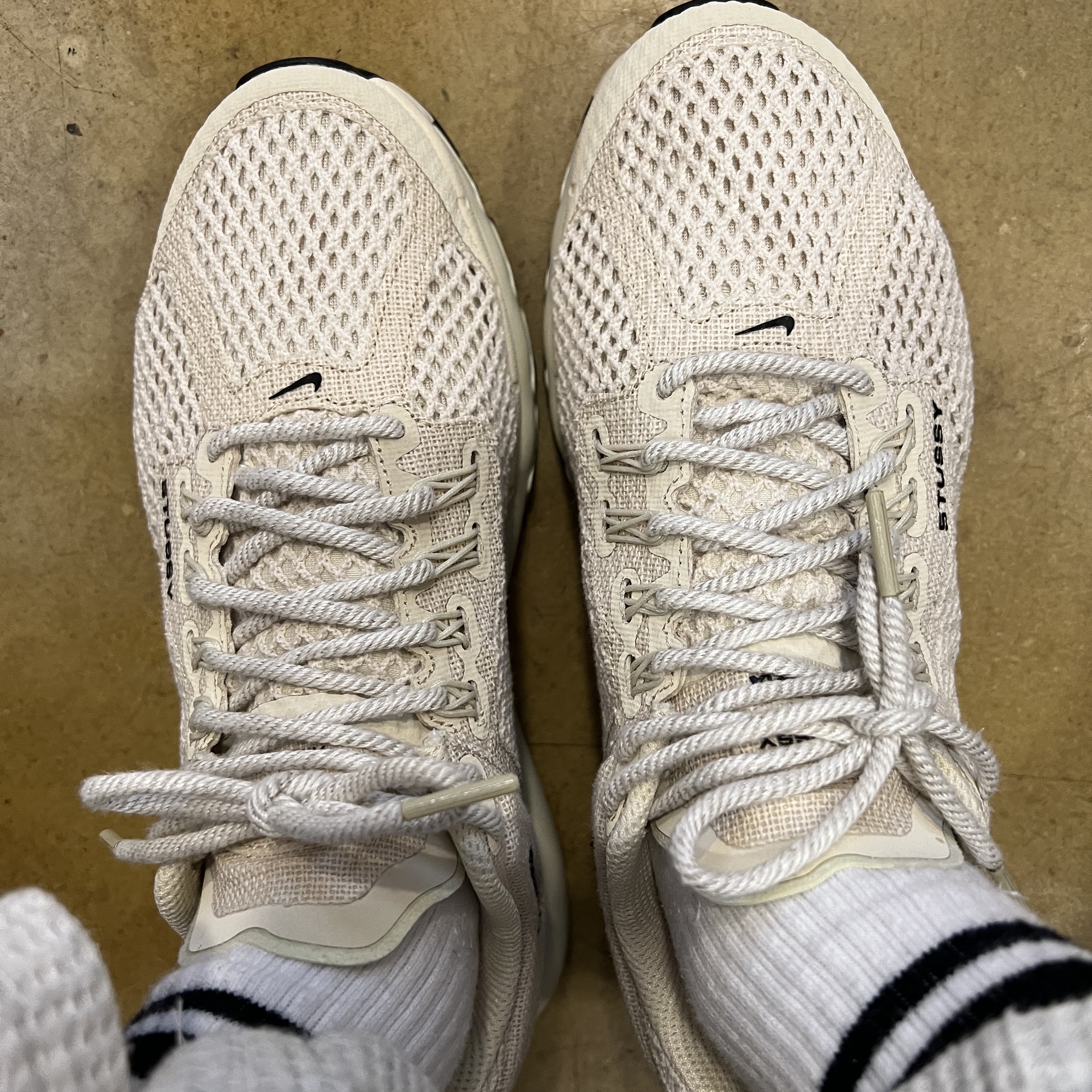 Nike x Stussy Air Max 2013 Fossil 착용 스타일
