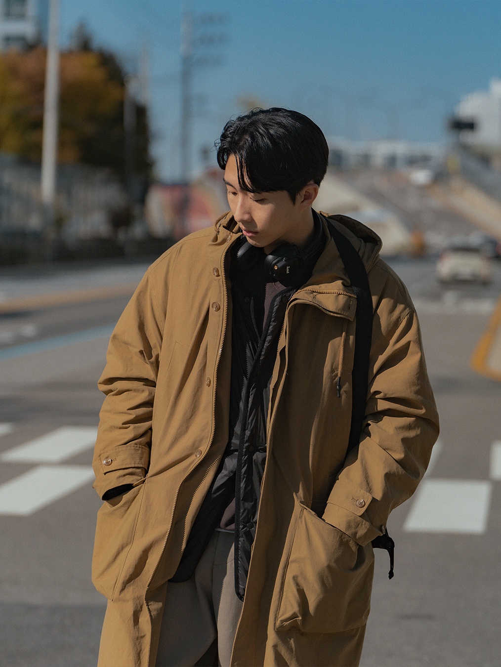Uniqlo U Drawstring Shoulder Bag Black 착용 스타일 - 2