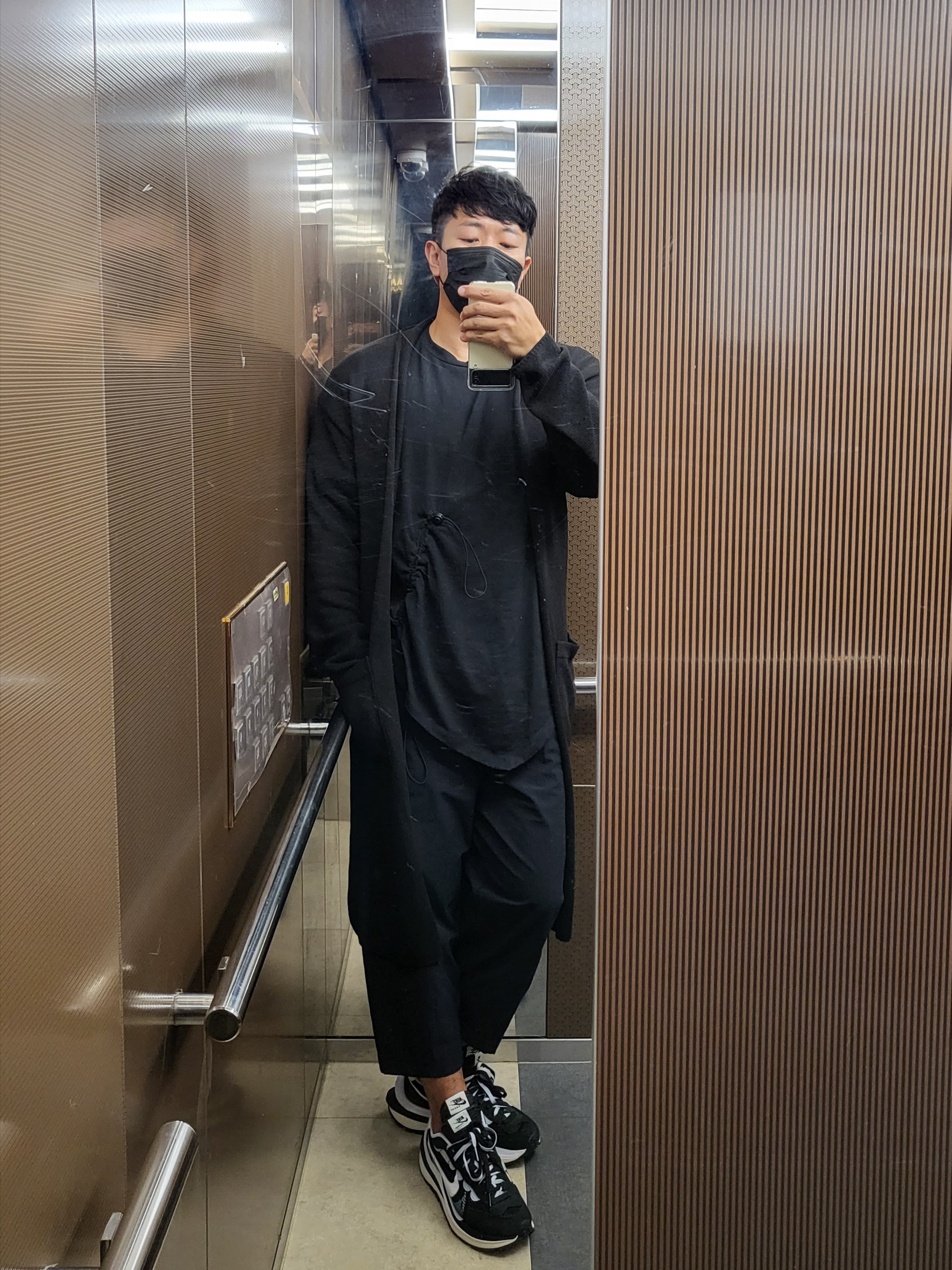 Nike x Sacai VaporWaffle Black White 착용 스타일