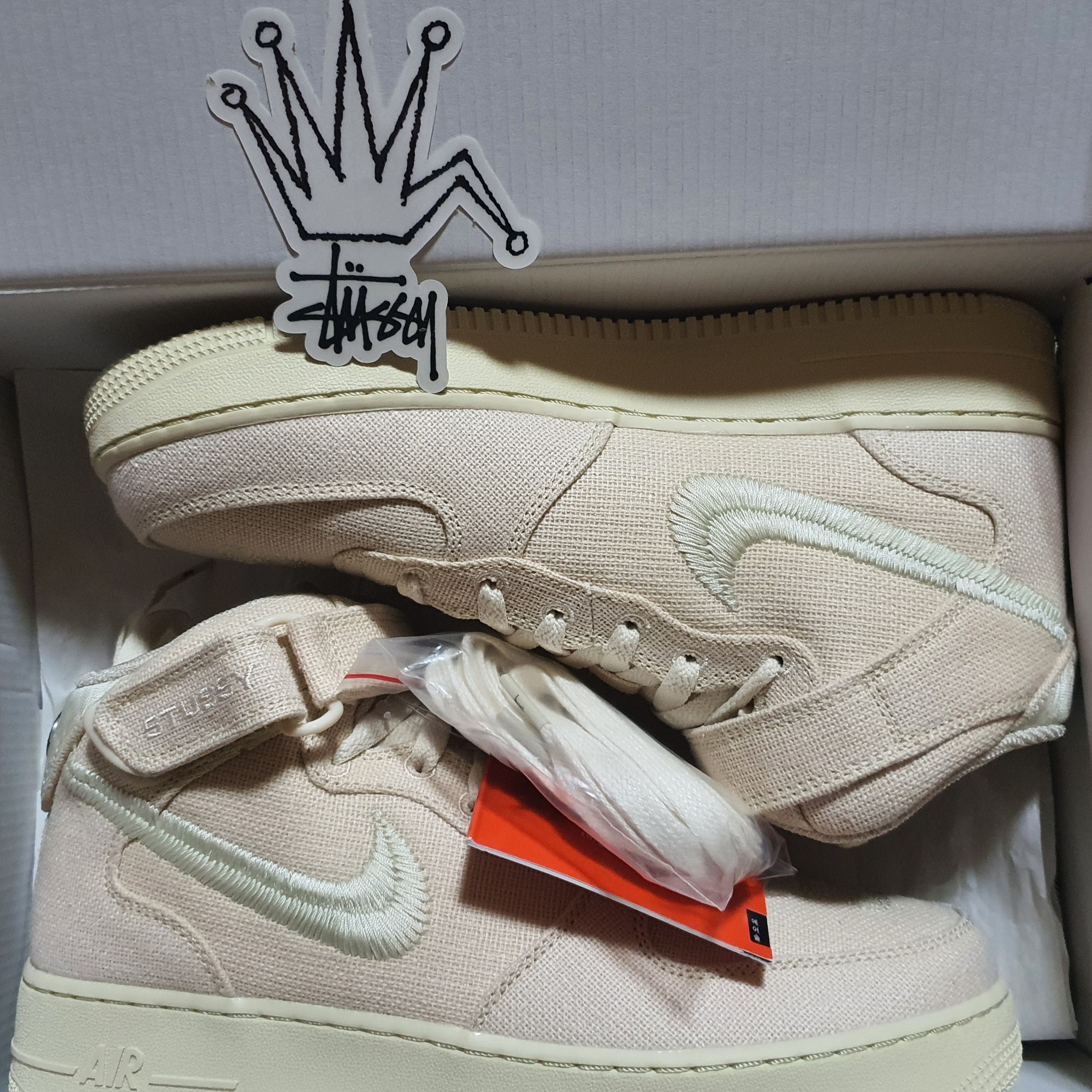 Nike x Stussy Air Force 1 '07 Mid SP Fossil 착용 스타일