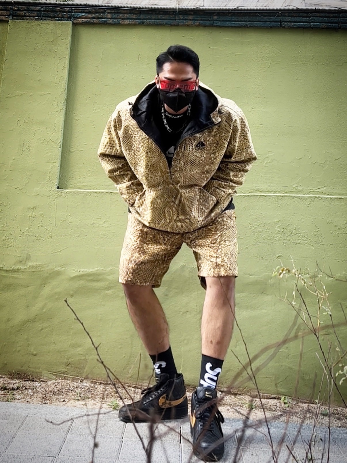 Supreme x Nike ACG Denim Pullover Gold Snakeskin - 22FW, Supreme x Nike ACG Jersey Black - 22FW 착용 스타일 - 1