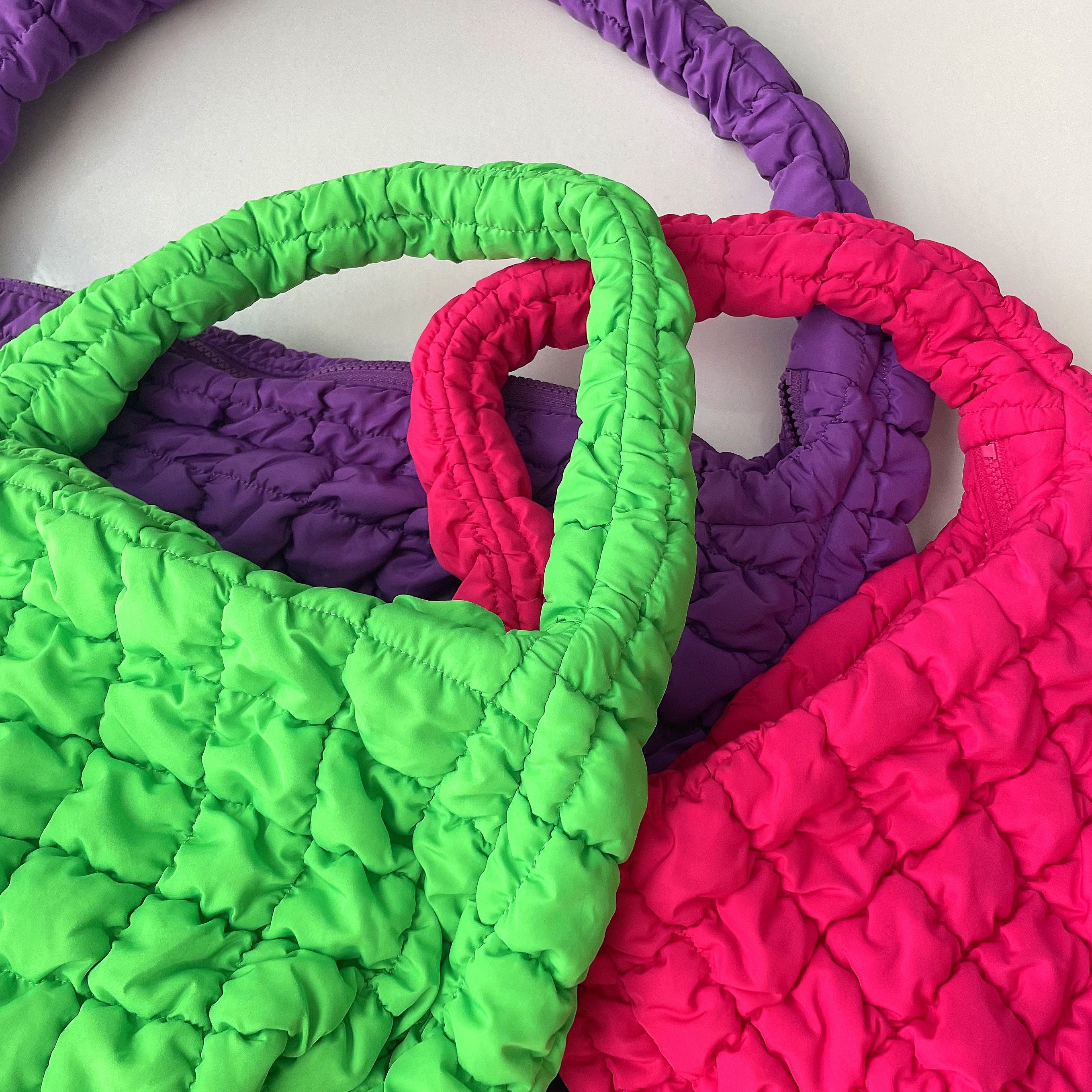 COS Quilted Oversized Shoulder Bag Purple, COS Quilted Mini Bag Pink 착용 스타일