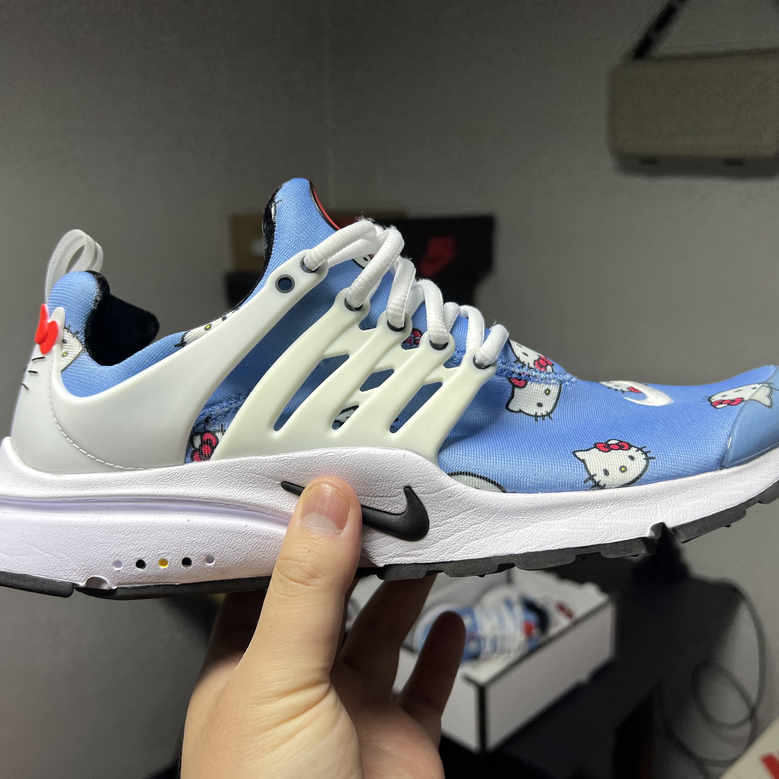 Nike x Hello Kitty Air Presto University Blue 착용 스타일 - 2