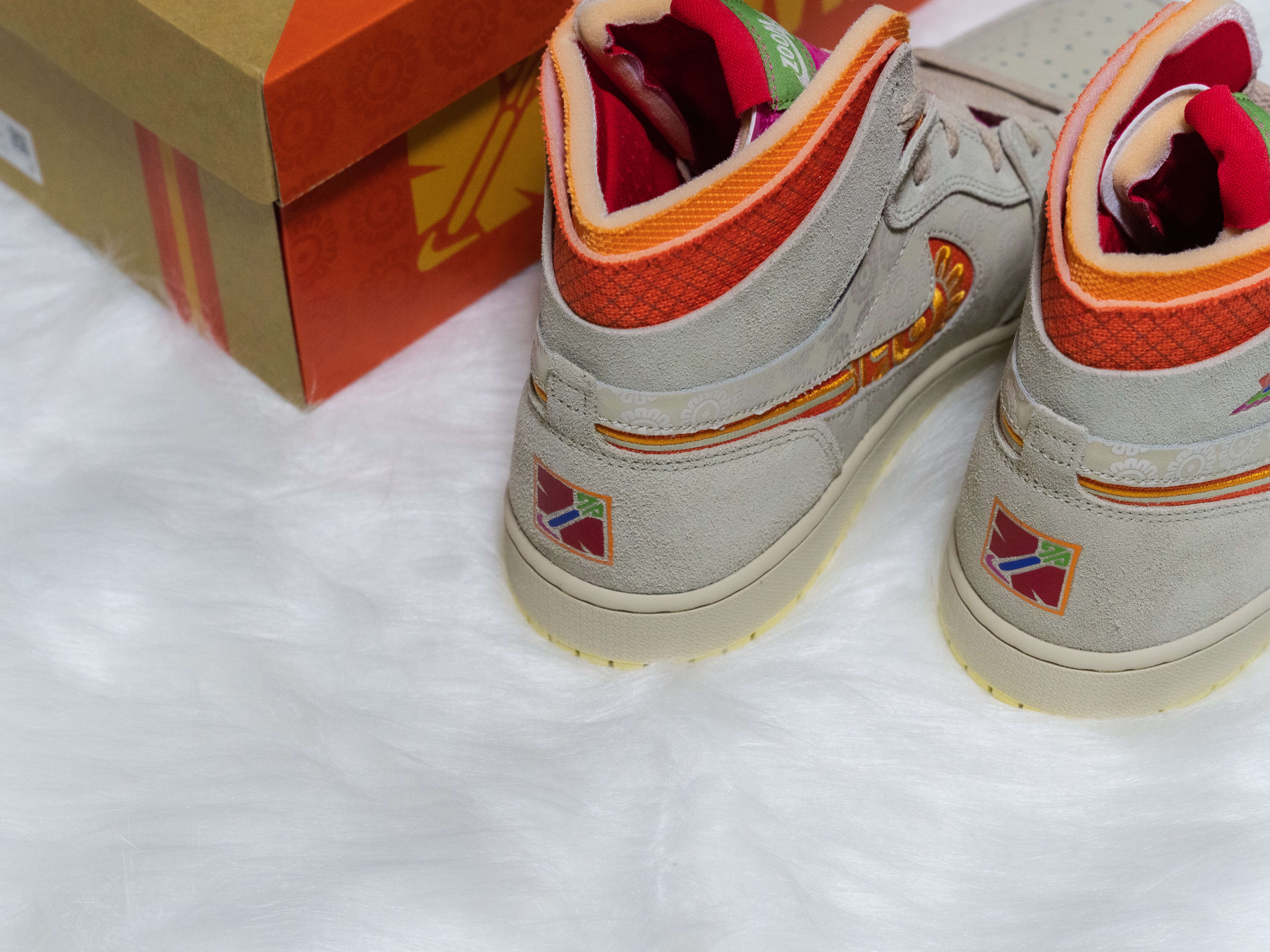 Jordan 1 Zoom Air CMFT Somos Familia Dia De Muertos 착용 스타일 - 5