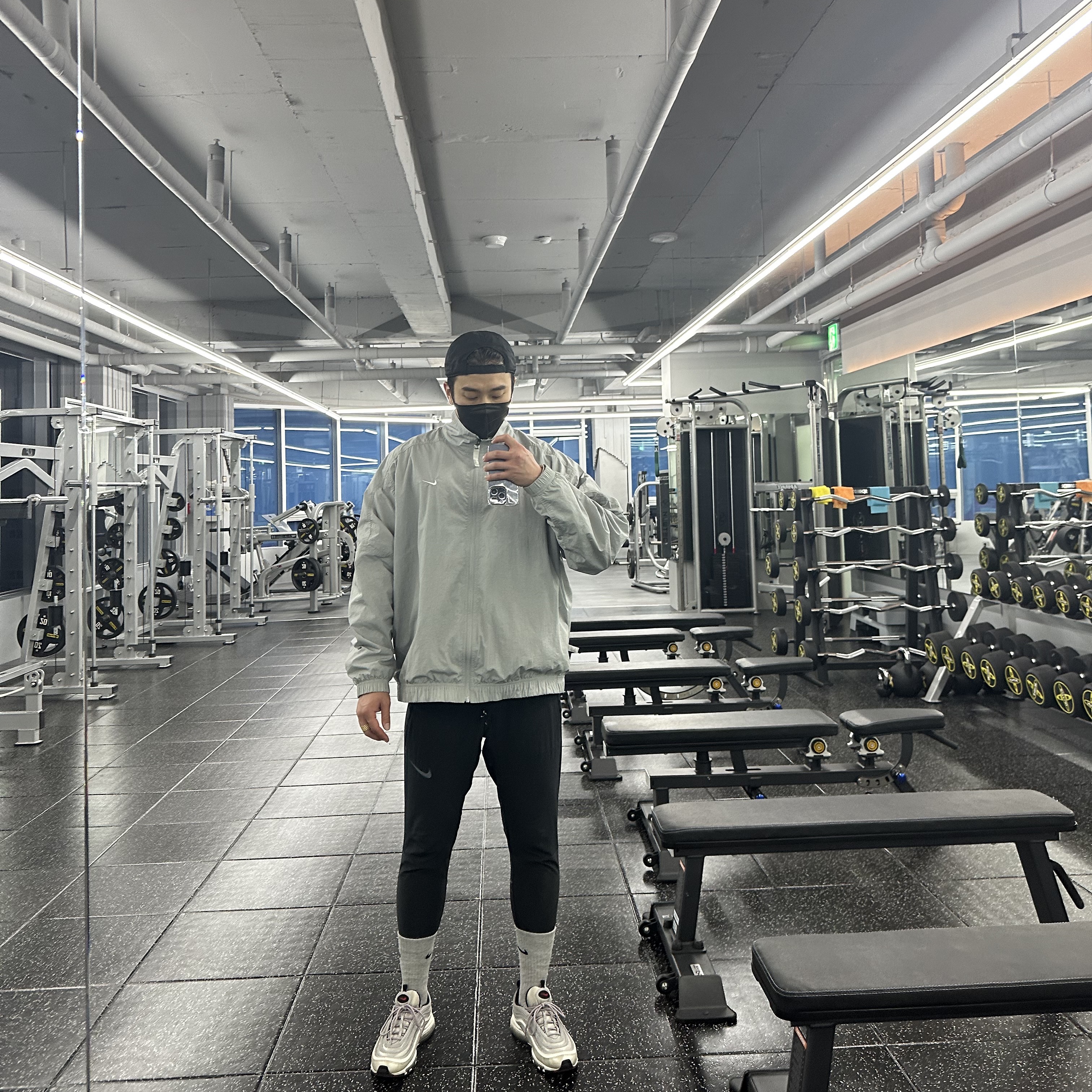 Nike M NRG Track Jacket Grey 착용 스타일
