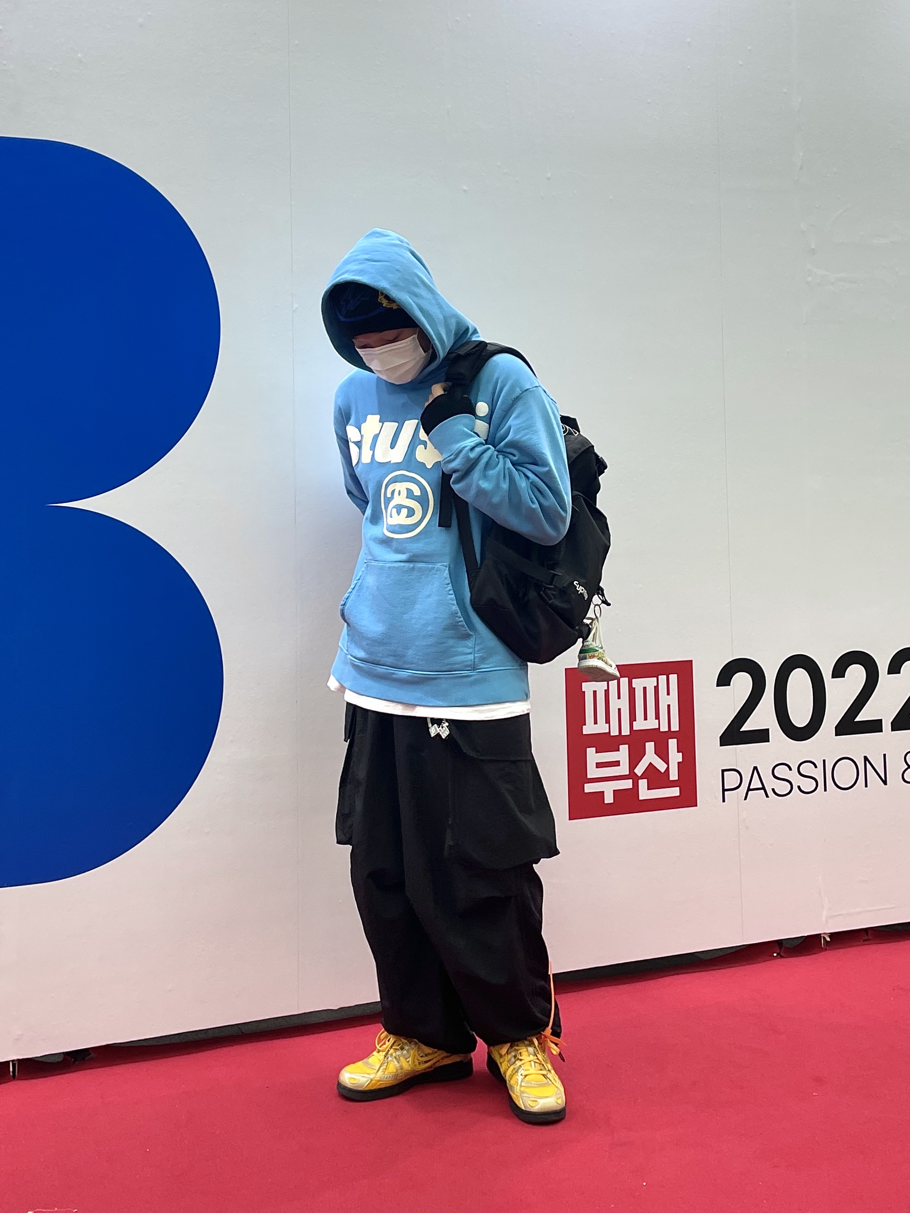 Stussy x Cactus Plant Flea Market 8 Ball Pigment Dyed Hoodie Blue, Supreme Backpack Black - 19FW 착용 스타일 - 2