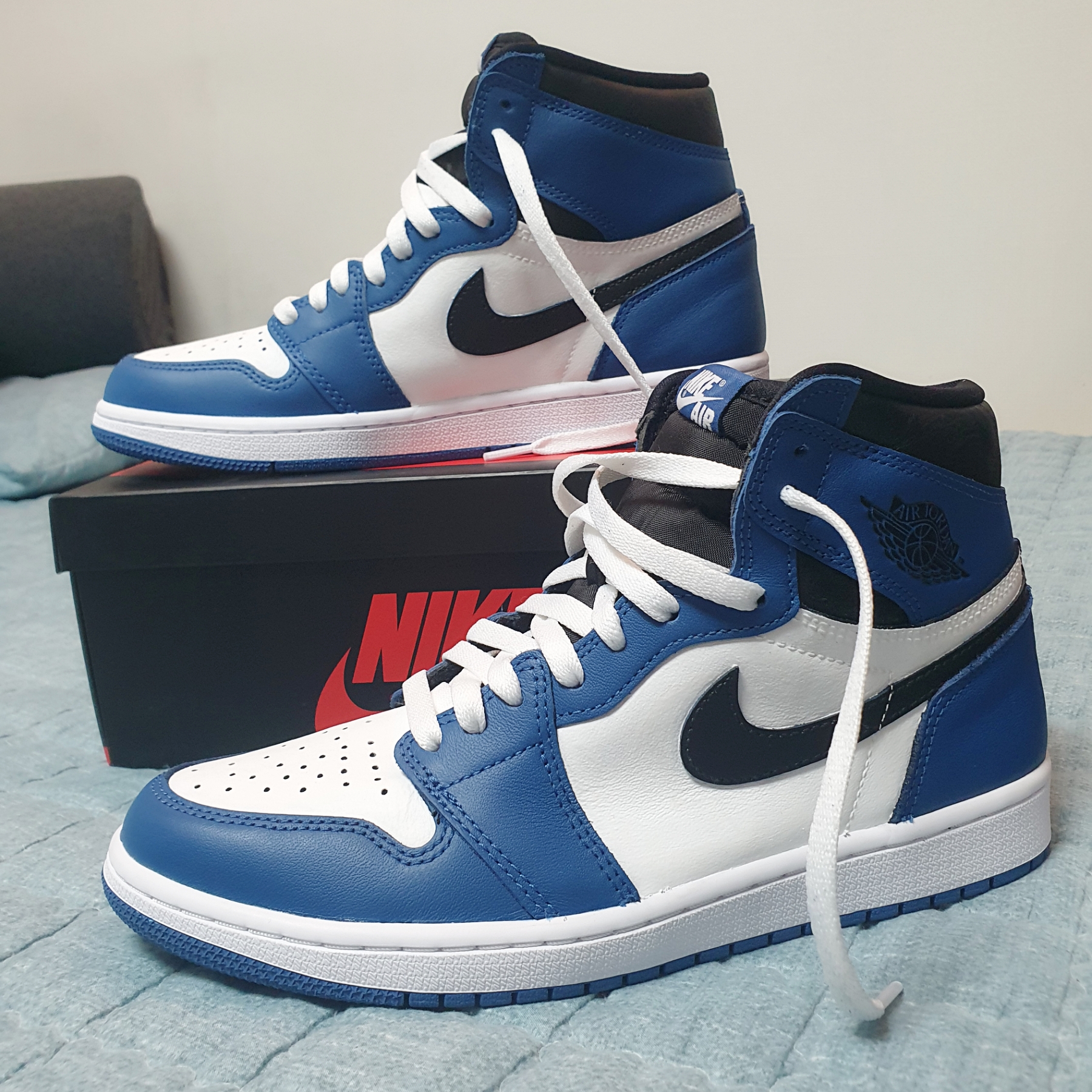 Jordan 1 Retro High OG Dark Marina Blue 착용 스타일 - 2