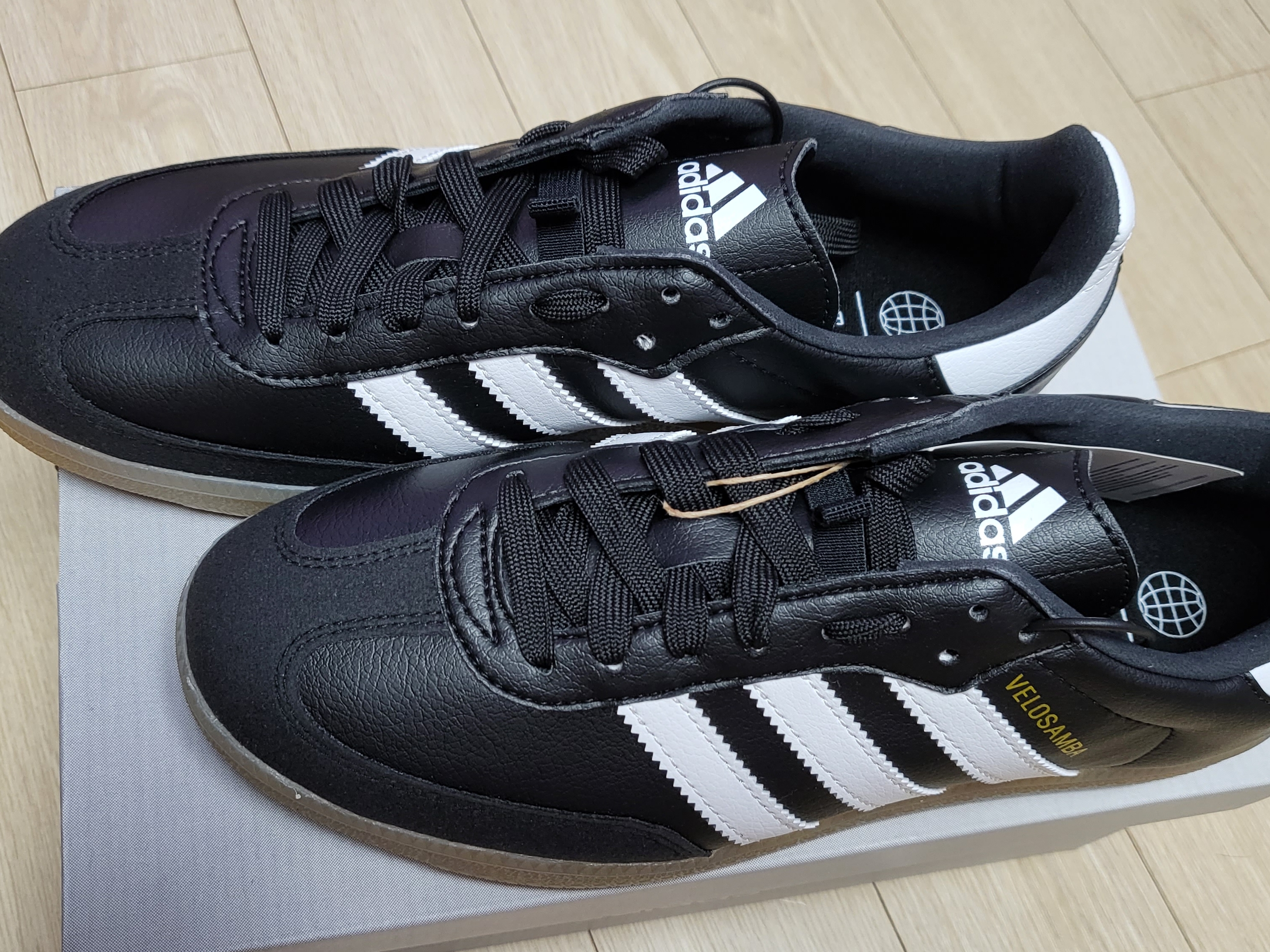 Adidas Velosamba Vegan Cycling Core Black 착용 스타일 - 5