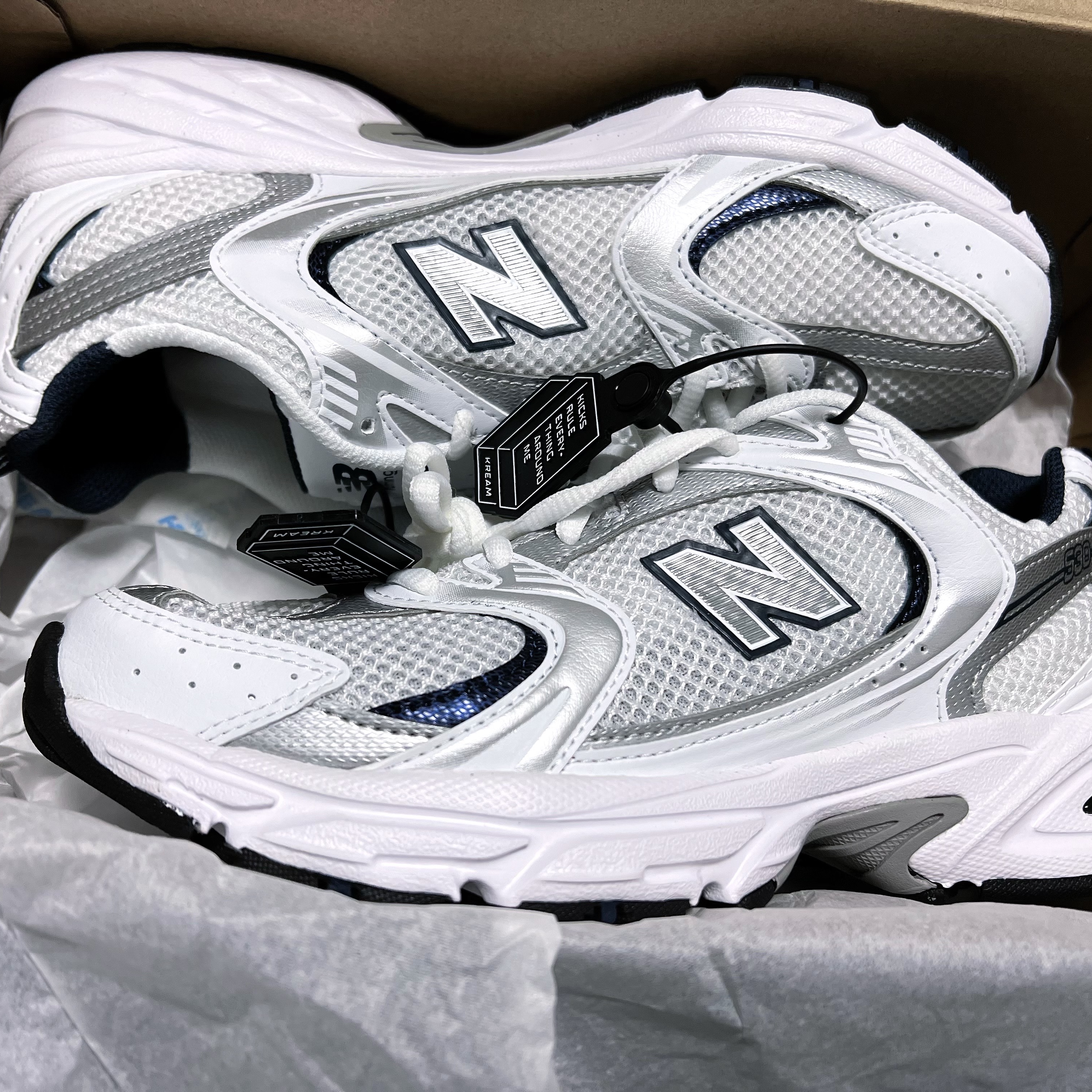 New Balance 530 White 착용 스타일 - 1