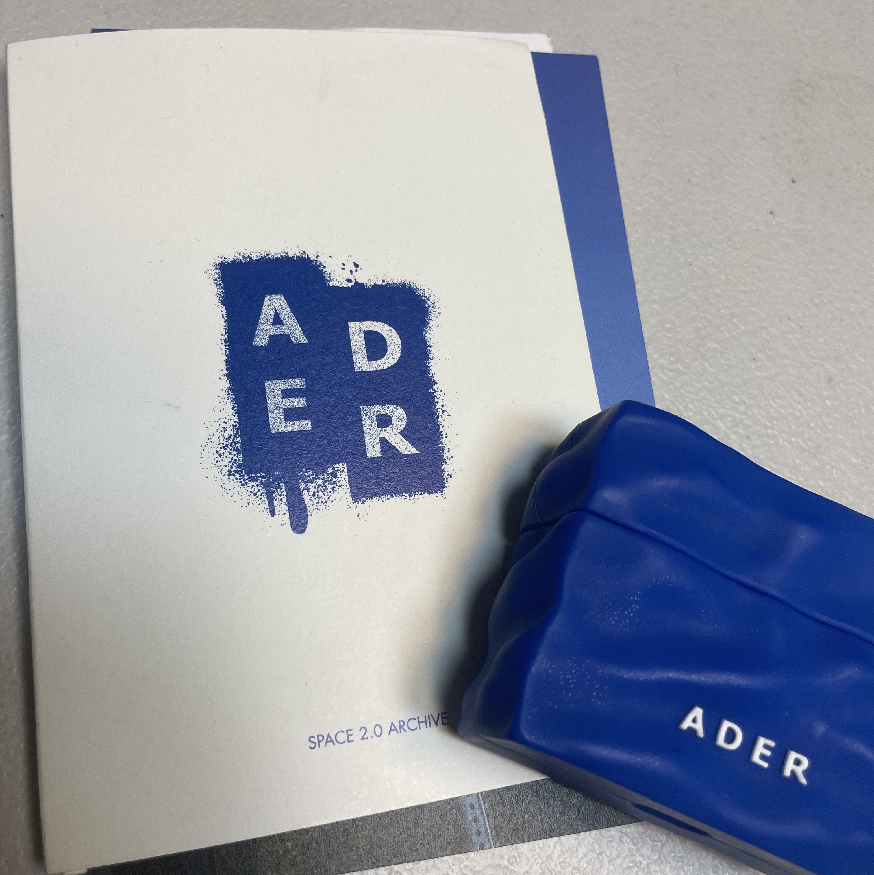 Casetify x Ader Error AirPods Pro Case 착용 스타일