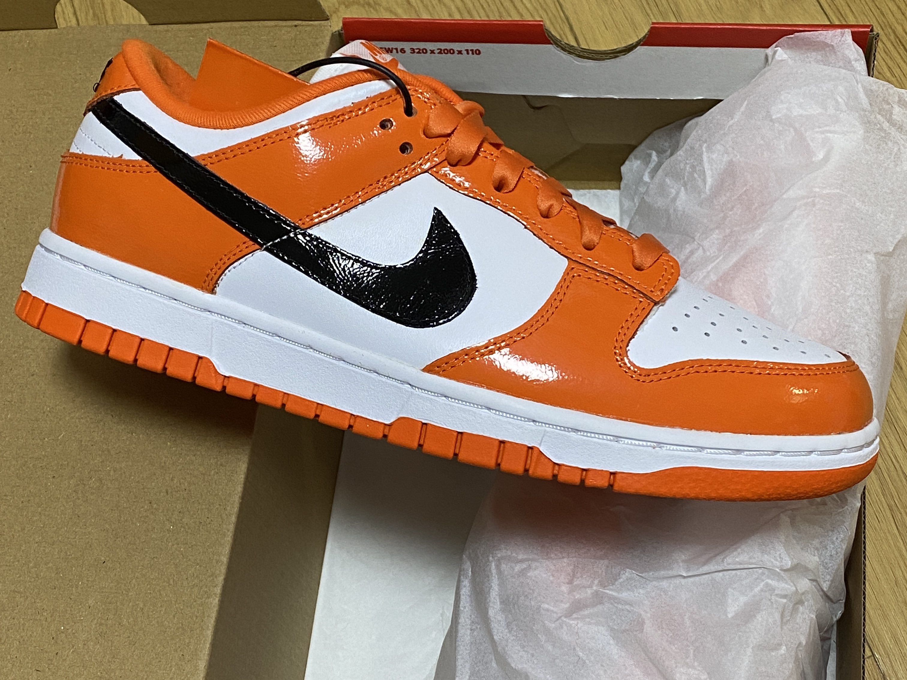 (W) Nike Dunk Low Essential Brilliant Orange 착용 스타일