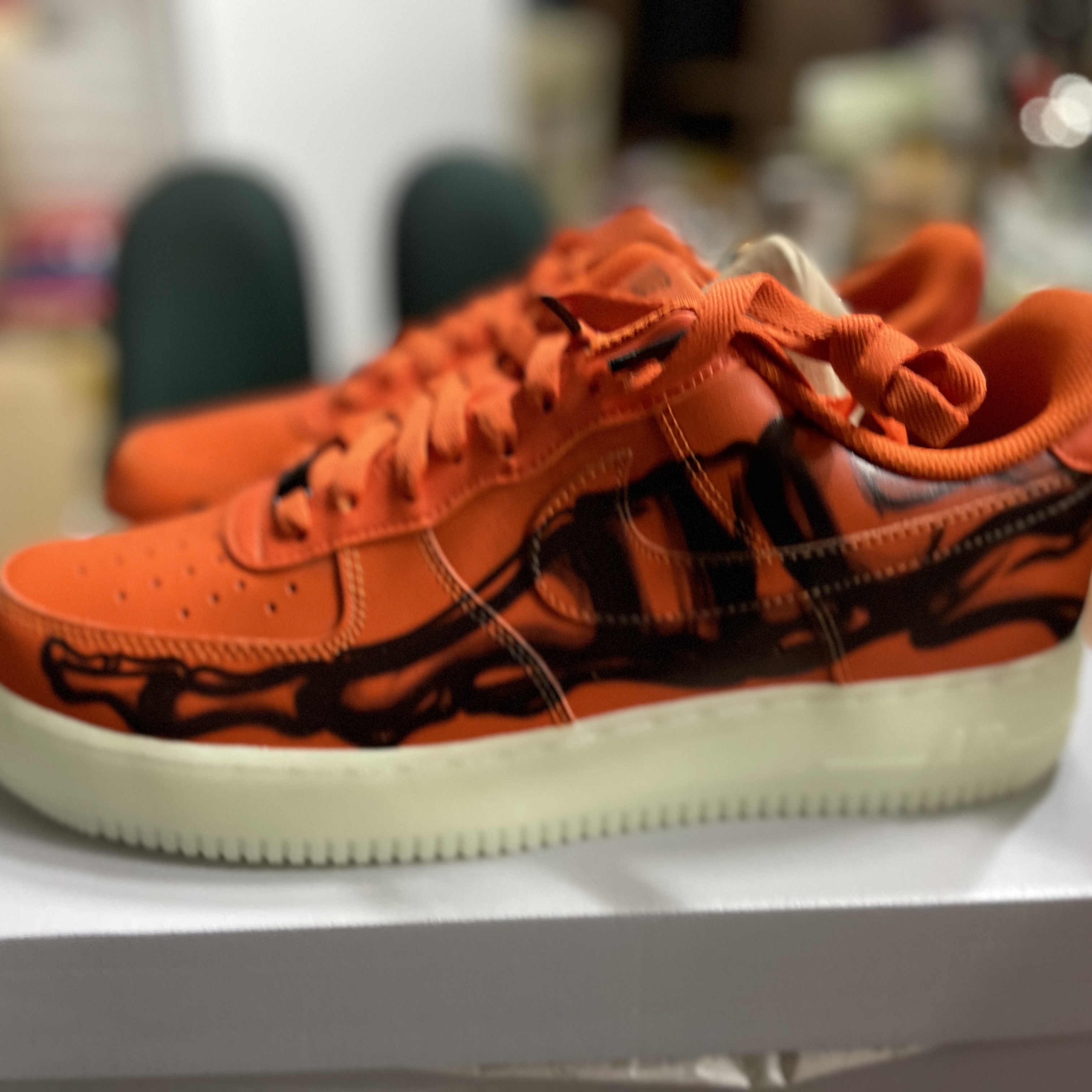 Nike Air Force 1 Low '07 Orange Skeleton 착용 스타일