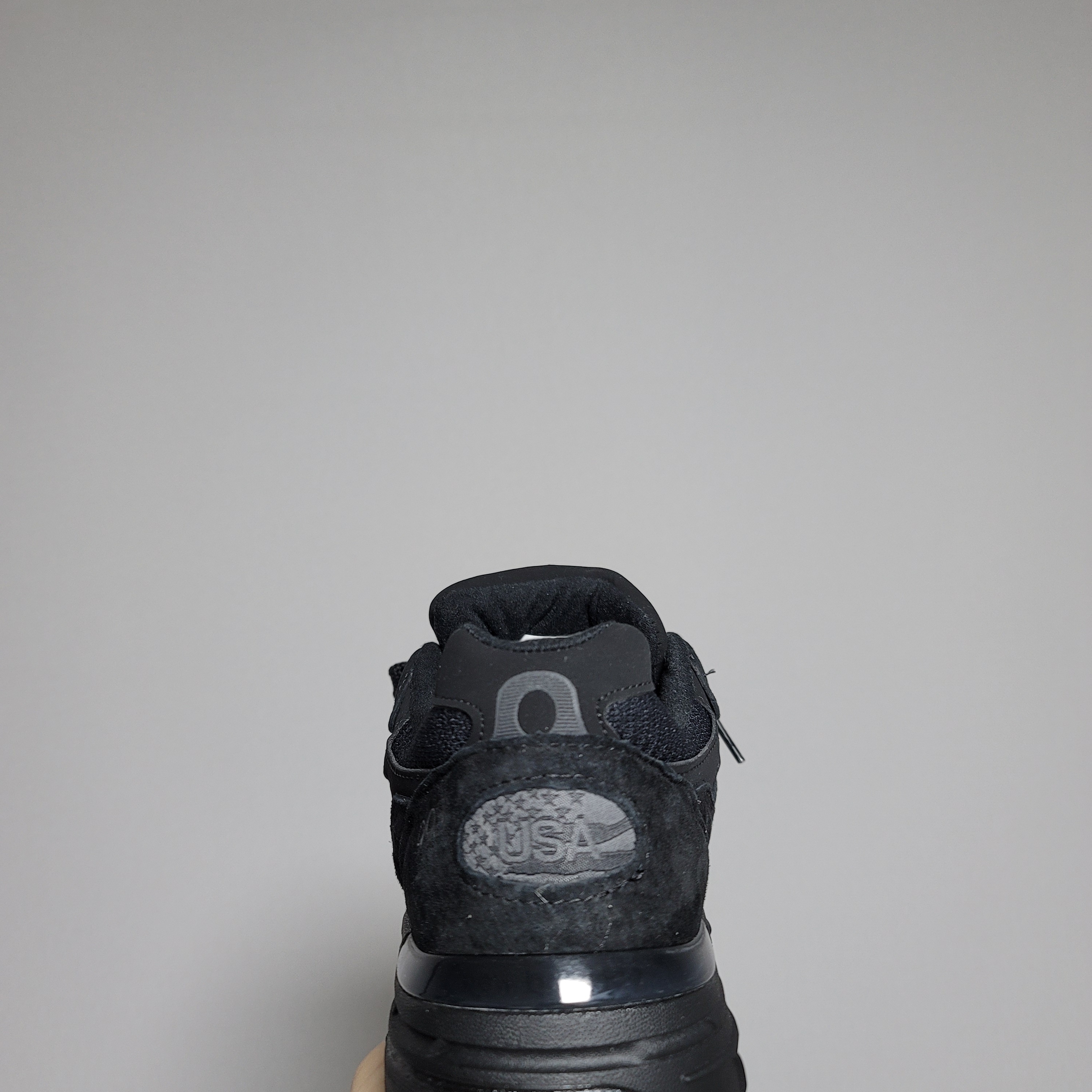 New Balance 993 Made in USA Triple Black - D Standard 착용 스타일 - 2