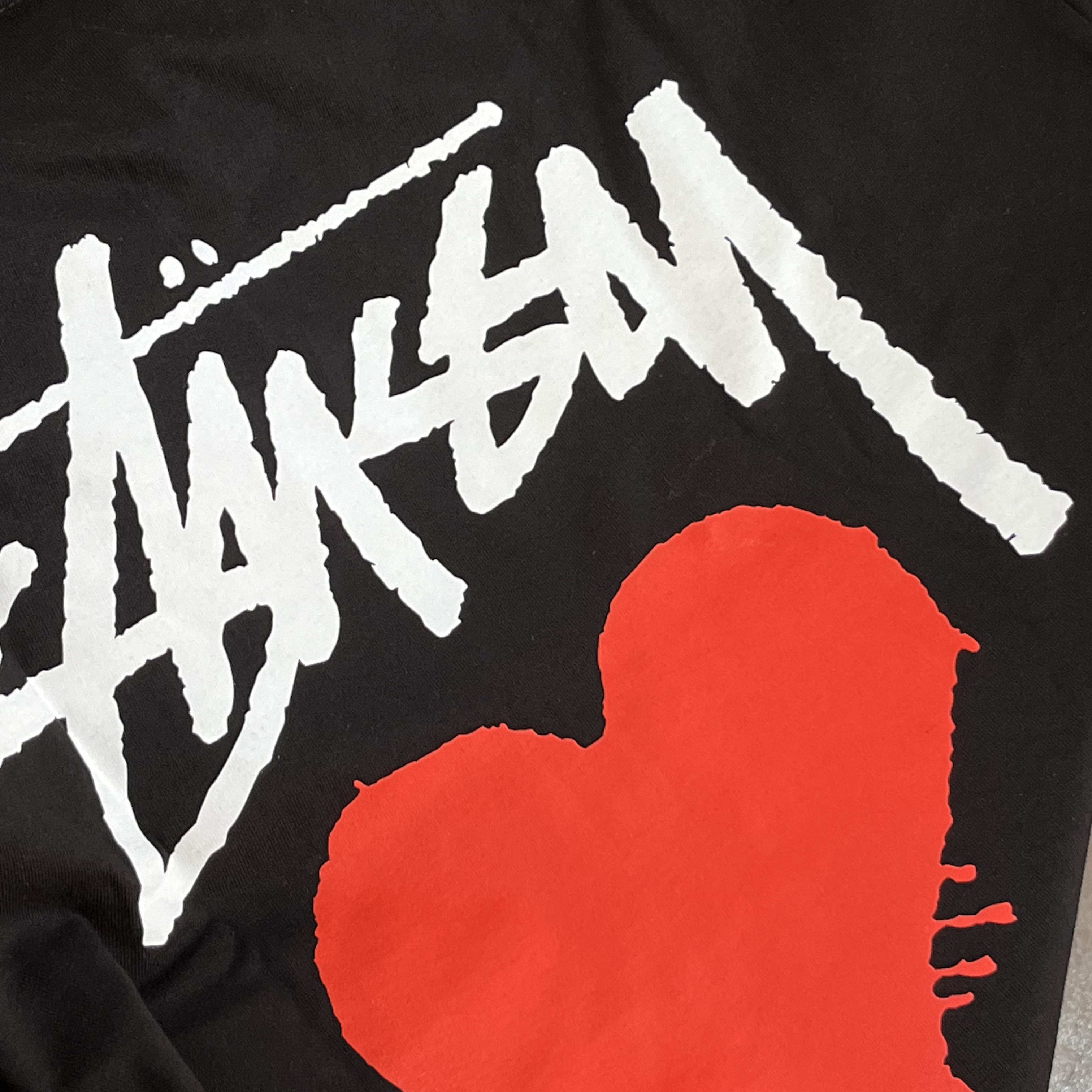 Stussy Stock Heart T-Shirt Black 착용 스타일 - 2
