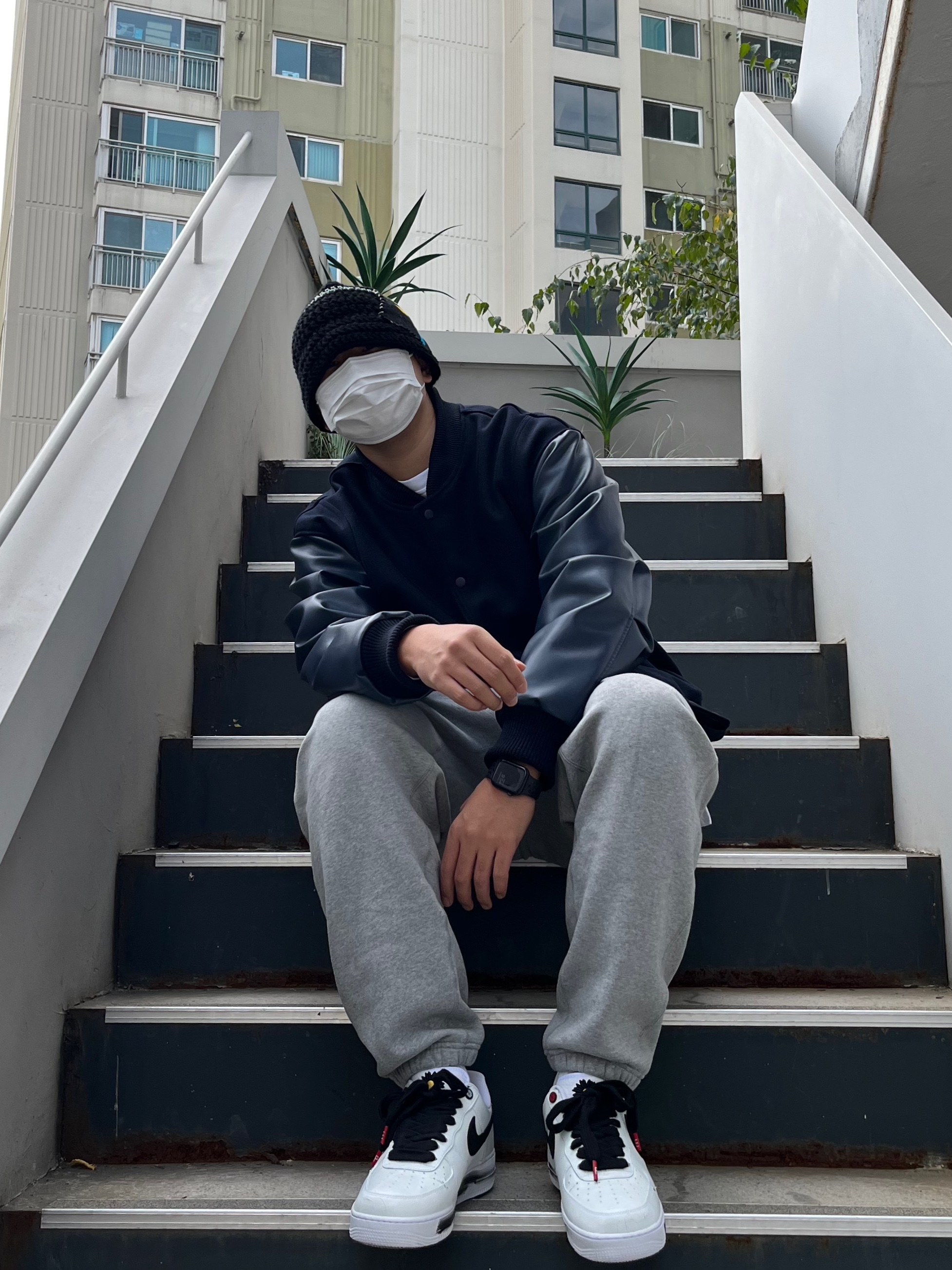 Nike x Peaceminusone Air Force 1 Low Para-Noise 2.0, Nike NRG Solo Swoosh Fleece Pants Dark Grey Heather - Asia 착용 스타일 - 3