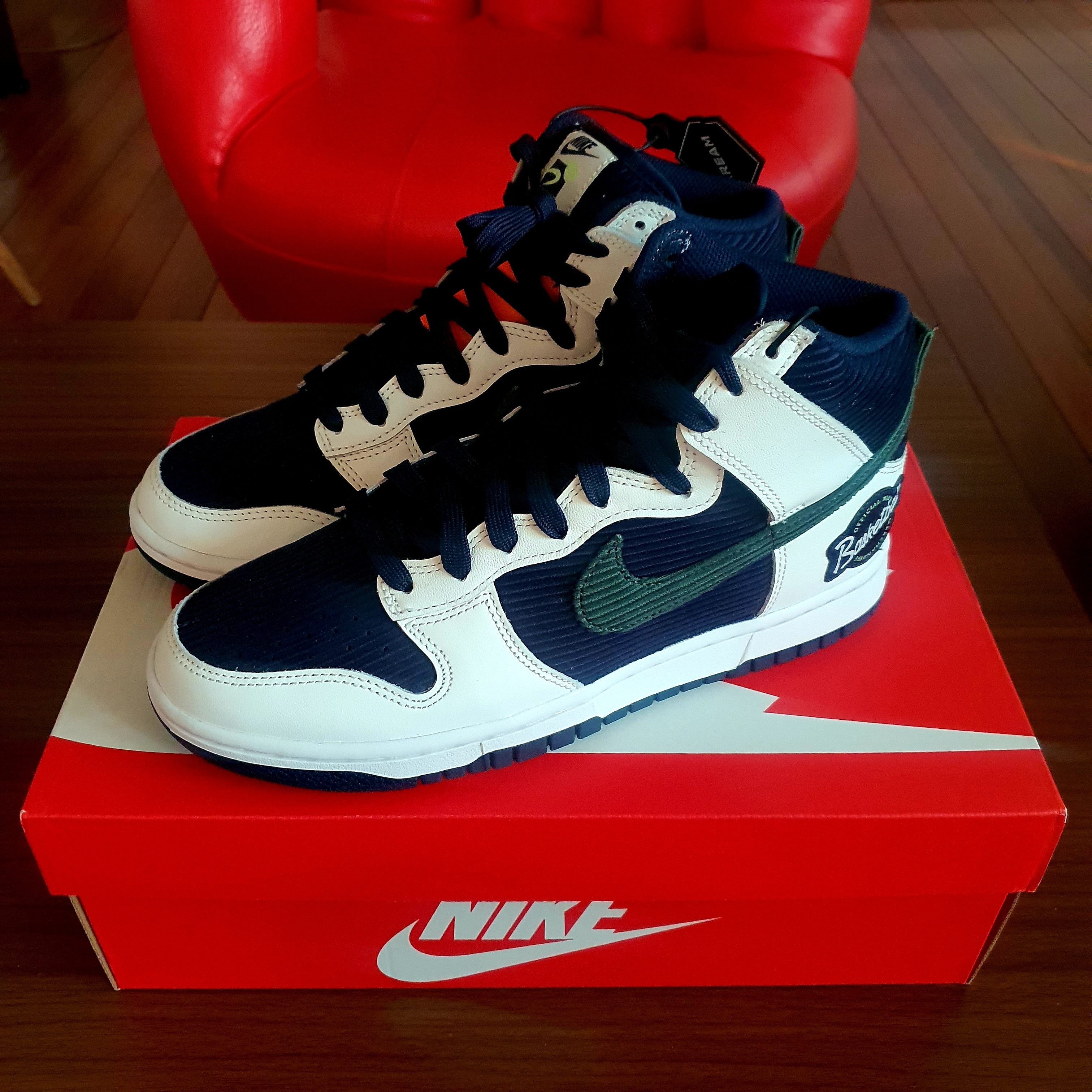 Nike Dunk High PRM EMB College Navy 착용 스타일