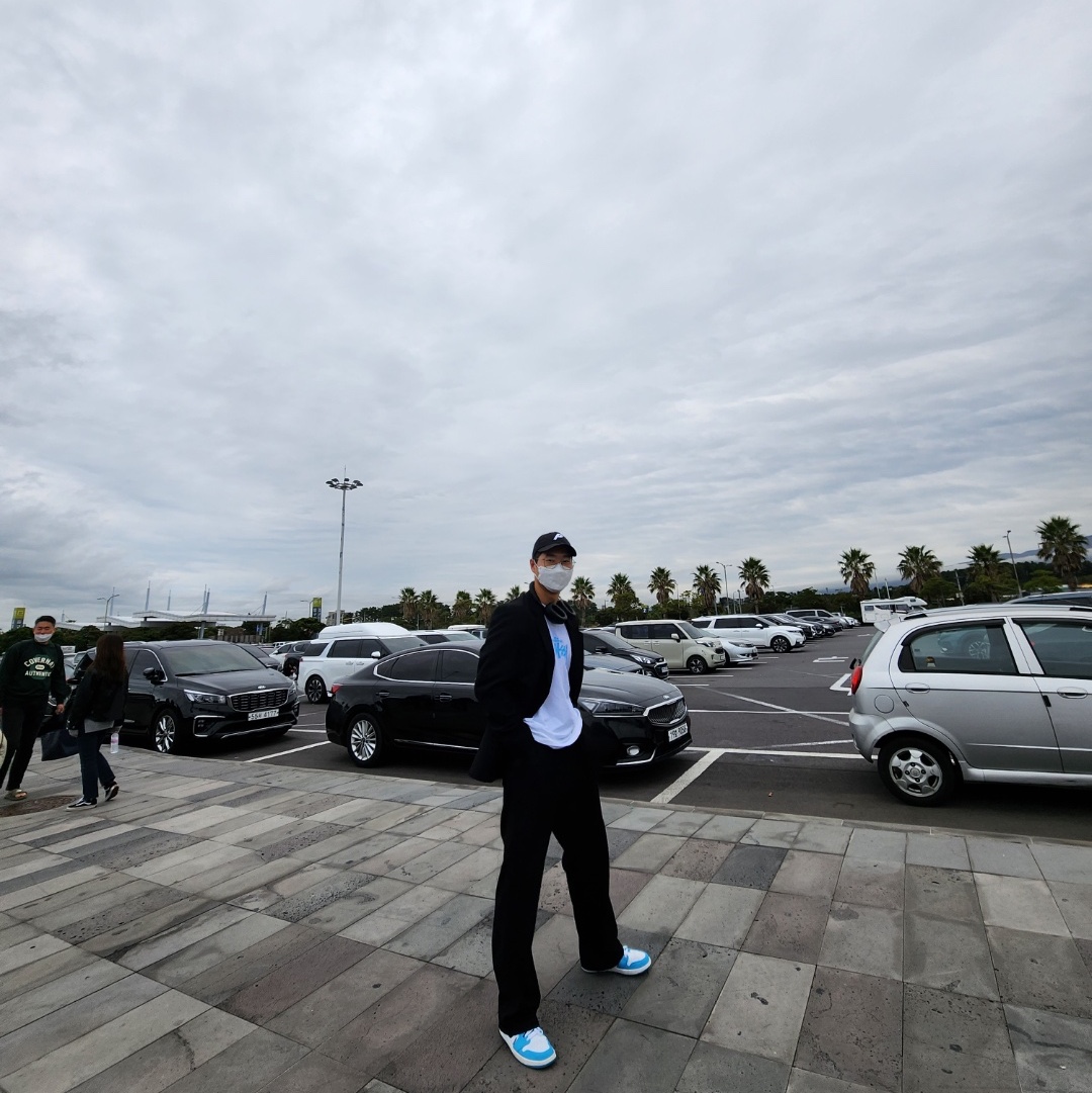 Palace Biowashed 3D P 6-Panel Black - 22FW, Sony WH-1000XM5 Black (Korean Ver.) 착용 스타일 - 2