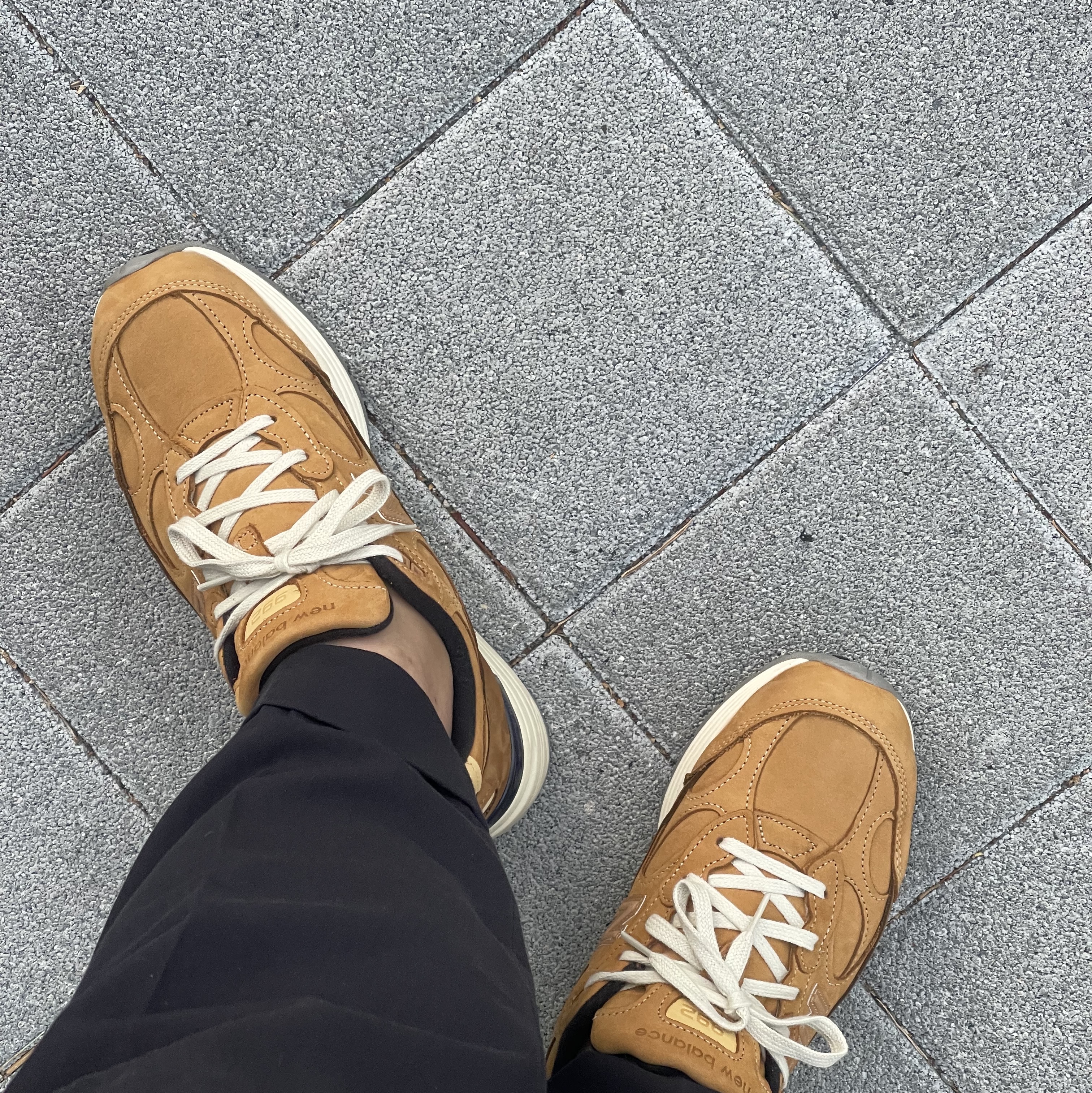 New Balance 992 Made in USA Brown 착용 스타일