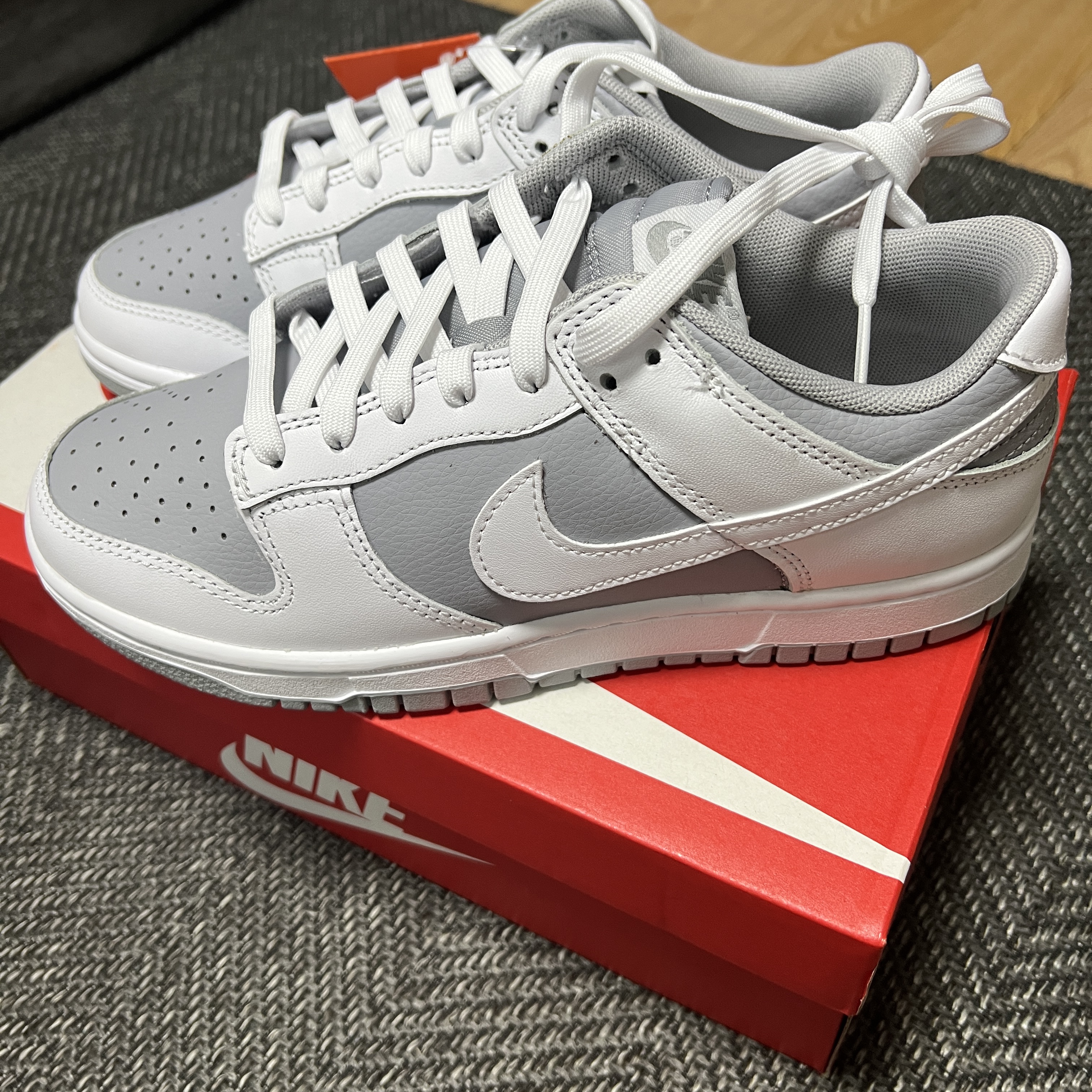 Nike Dunk Low Retro White Neutral Grey 착용 스타일