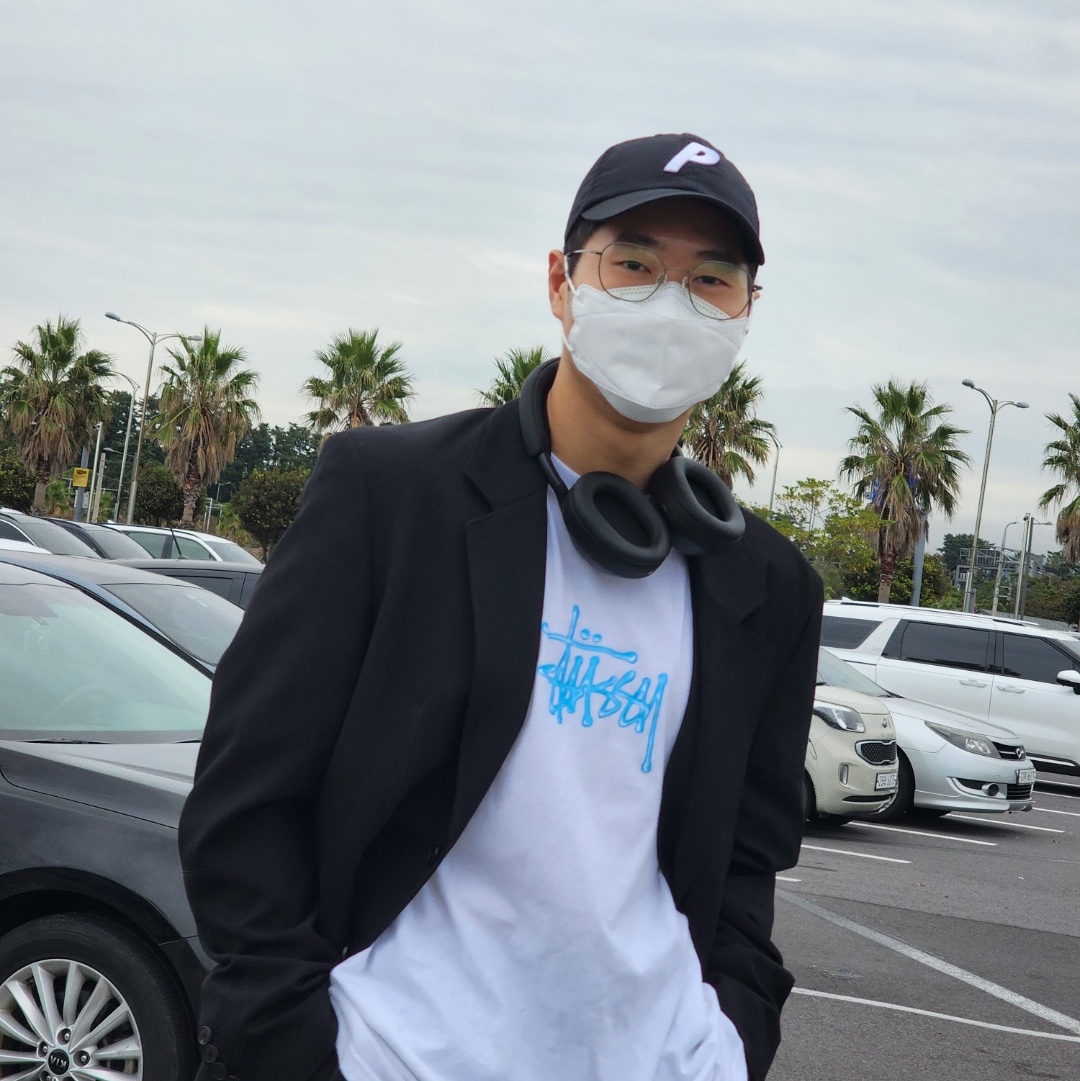 Palace Biowashed 3D P 6-Panel Black - 22FW, Sony WH-1000XM5 Black (Korean Ver.) 착용 스타일 - 1