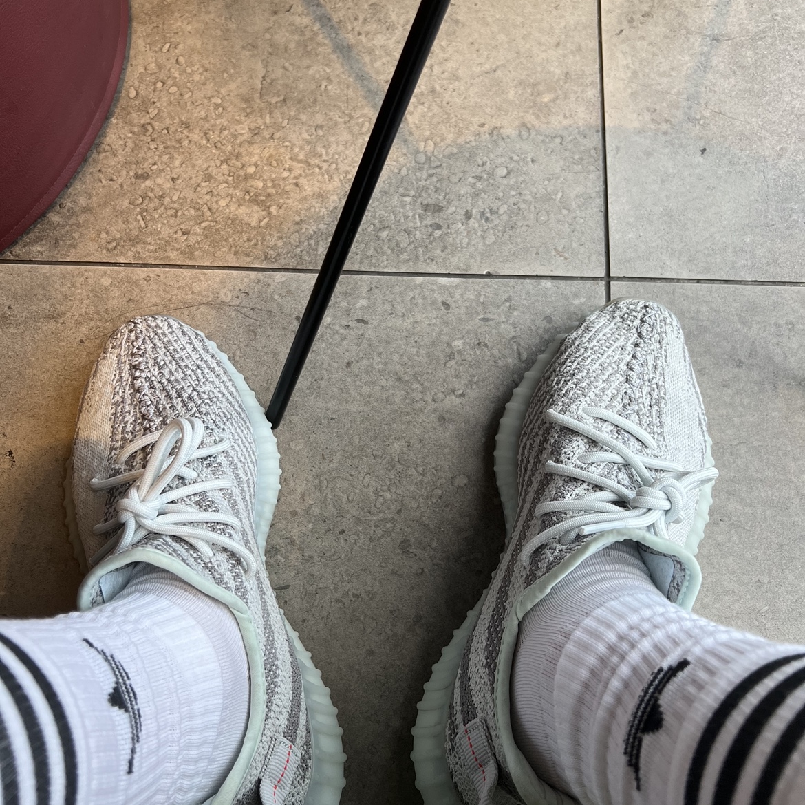 Adidas Yeezy Boost 350 V2 Blue Tint 2017, Stussy Stock DSM New York LS T-Shirt Navy 2021 착용 스타일 - 2