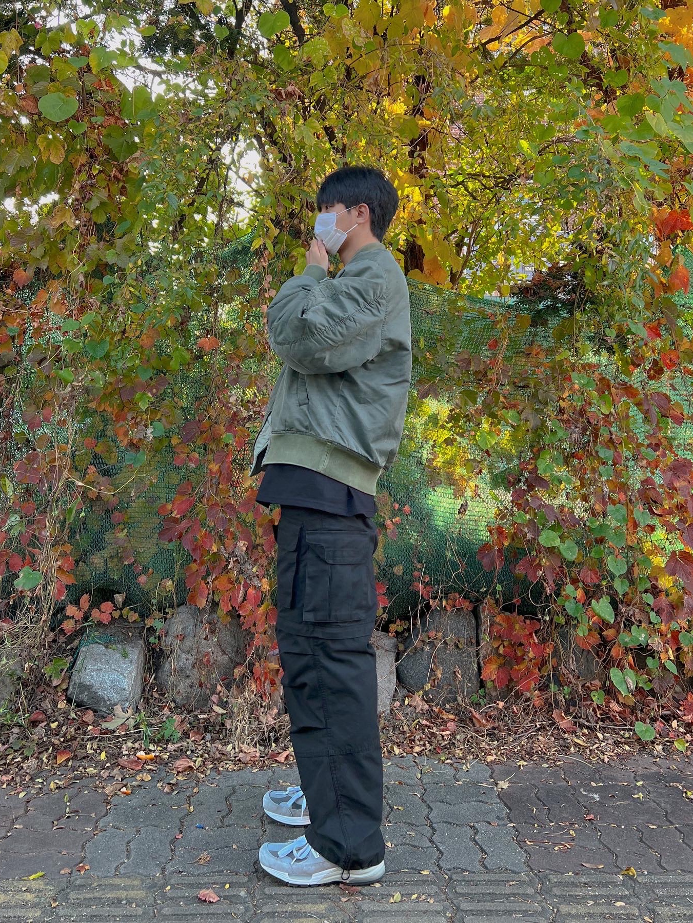 Stussy Dyed Nylon Bomber Olive, New Balance 992 Made in USA Grey - D Standard 착용 스타일 - 1