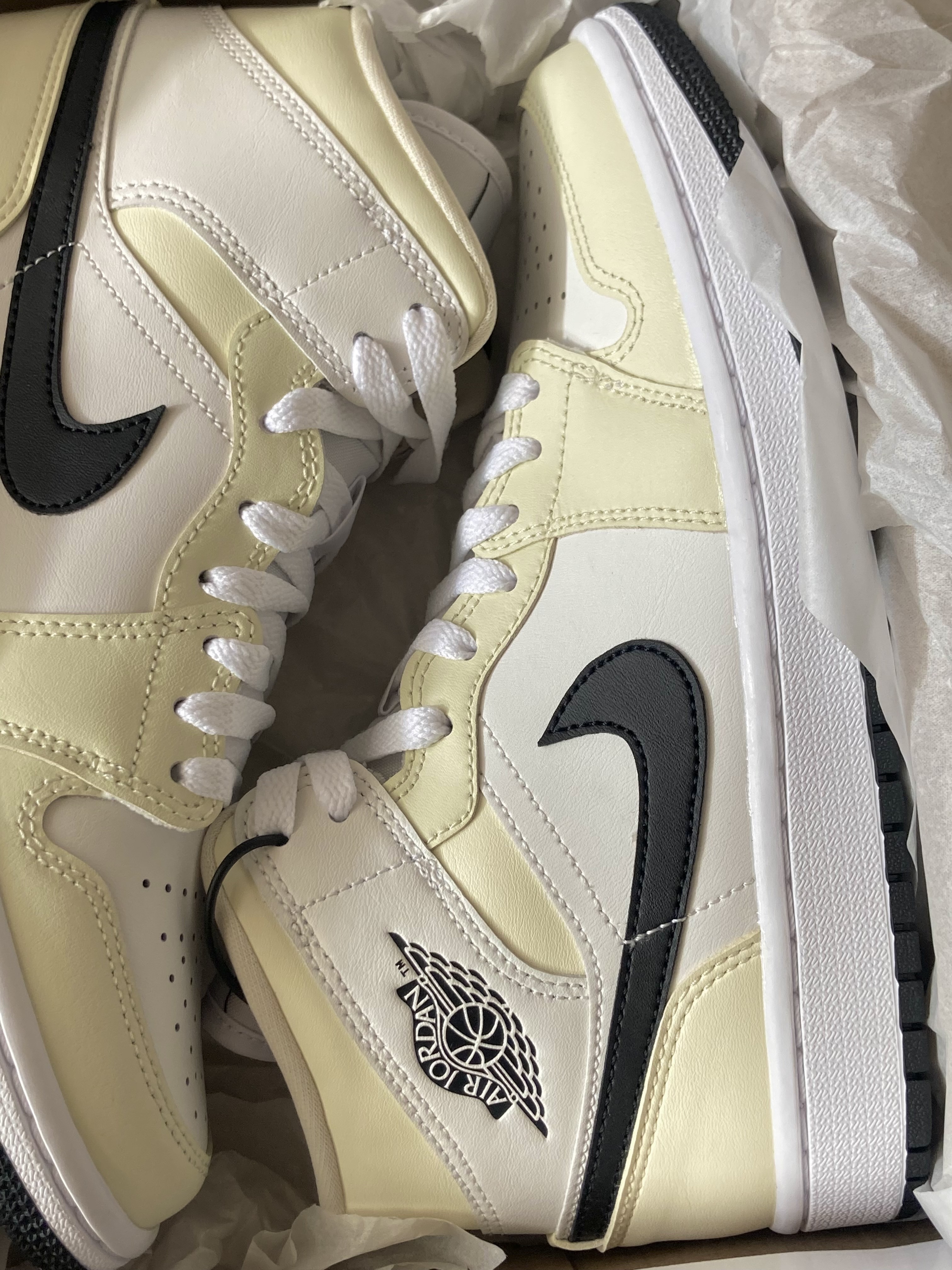 (W) Jordan 1 Mid Coconut Milk 착용 스타일