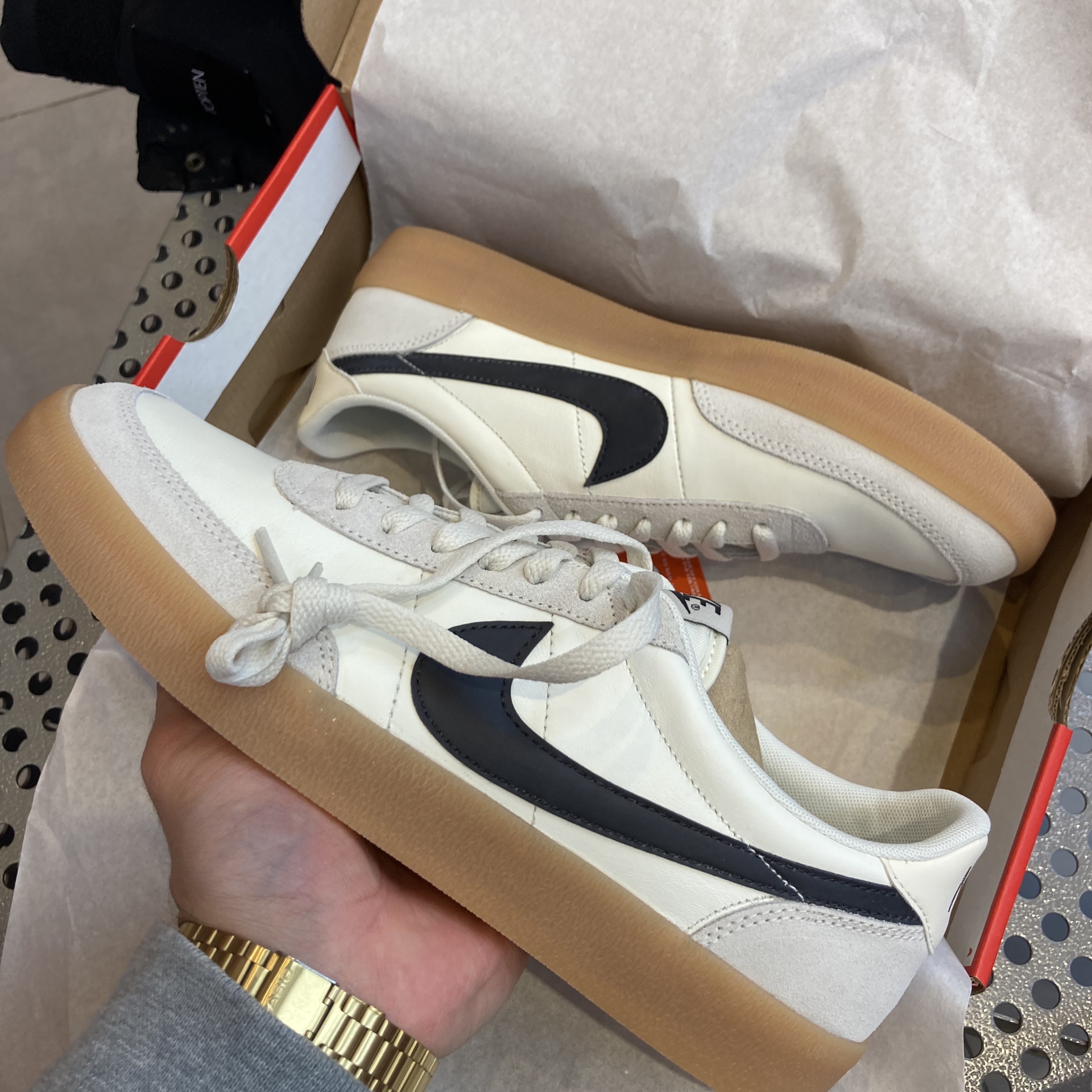 Nike NRG Solo Swoosh Crew Fleece Dark Grey Heather - US/EU, Nike x Supreme Air Force 1 Low White 착용 스타일 - 2