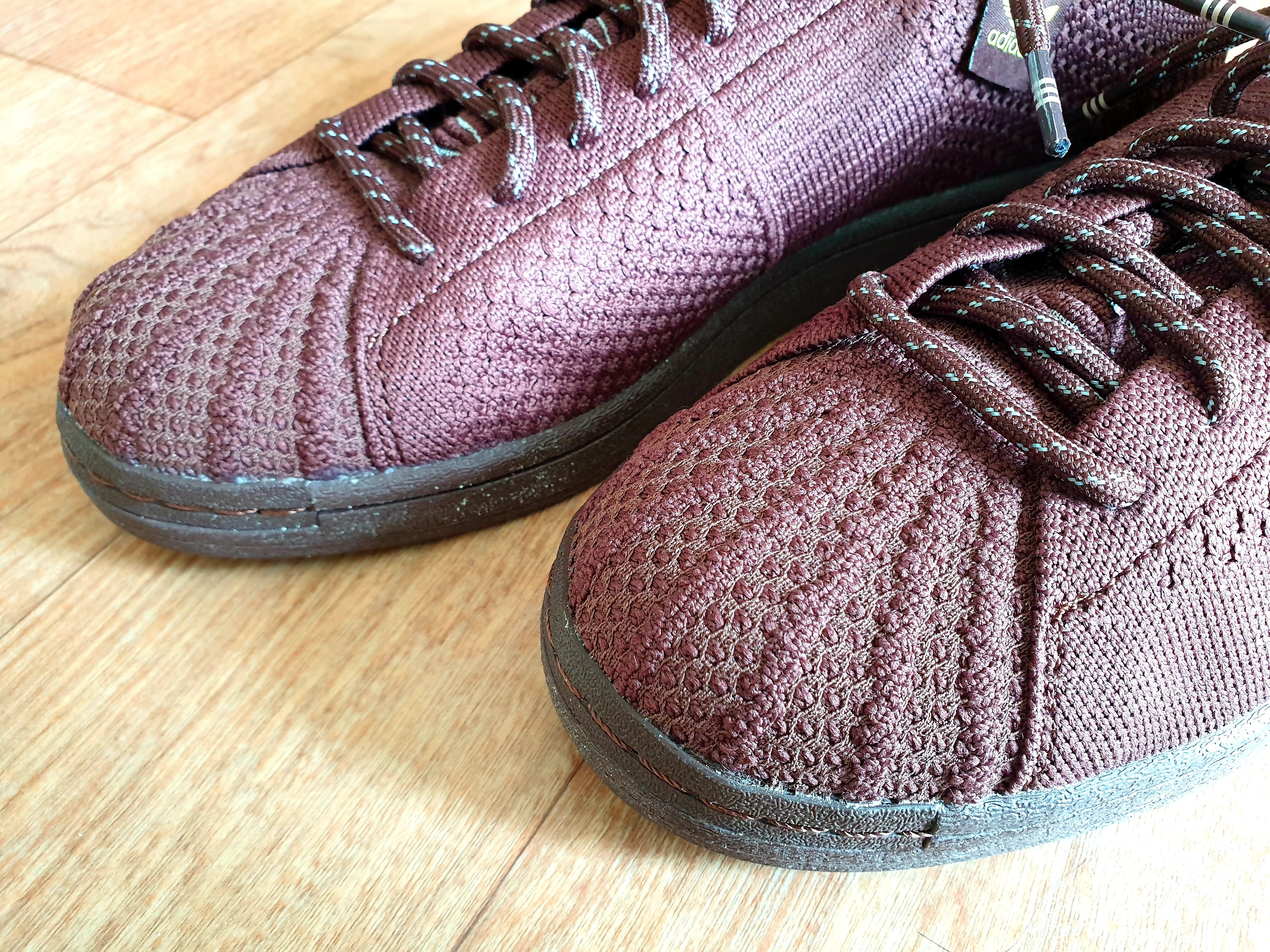 Adidas x Pharrell Williams Superstar Primeknit Brown 착용 스타일 - 3