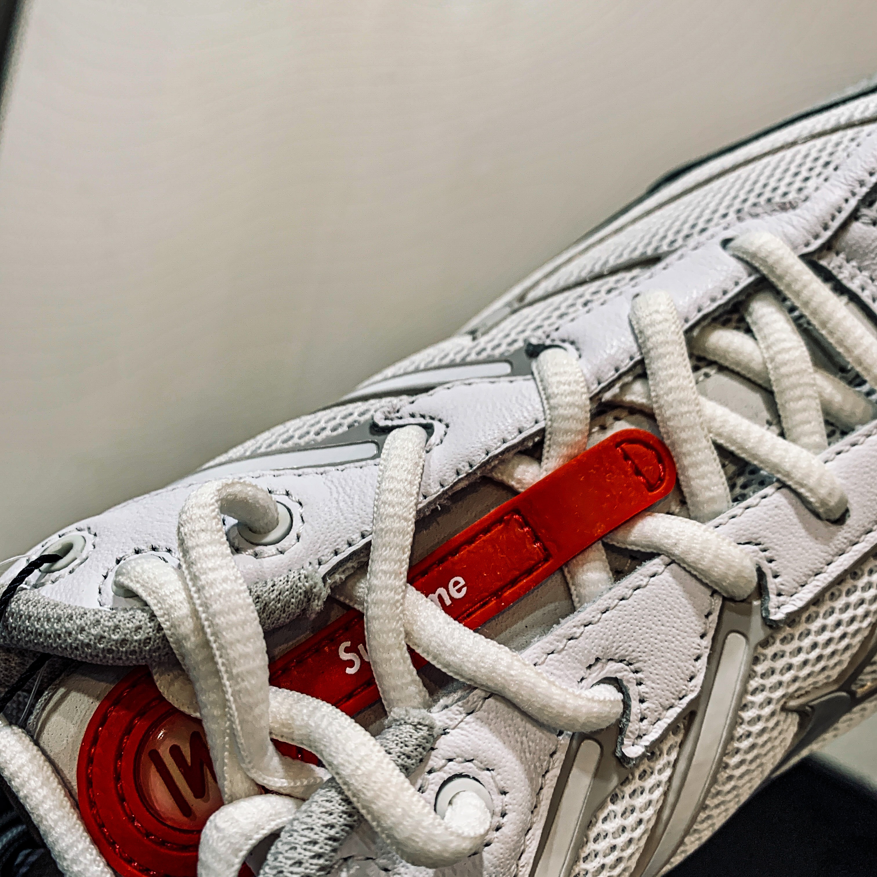 Nike x Supreme Shox Ride 2 SP White 착용 스타일 - 3