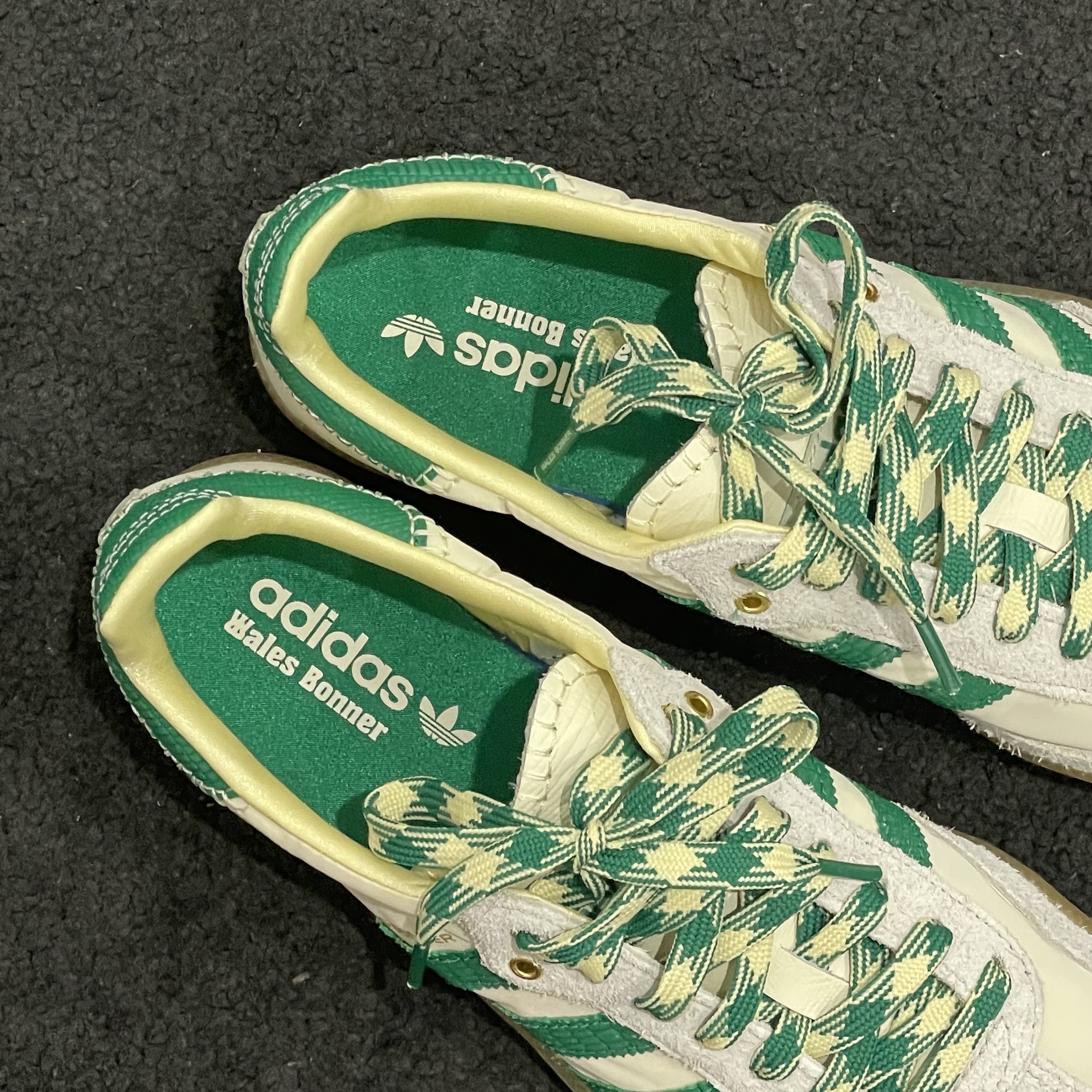 Adidas x Wales Bonner Samba Cream Green, Adidas x Wales Bonner Samba Collegiate Orange 착용 스타일 - 1