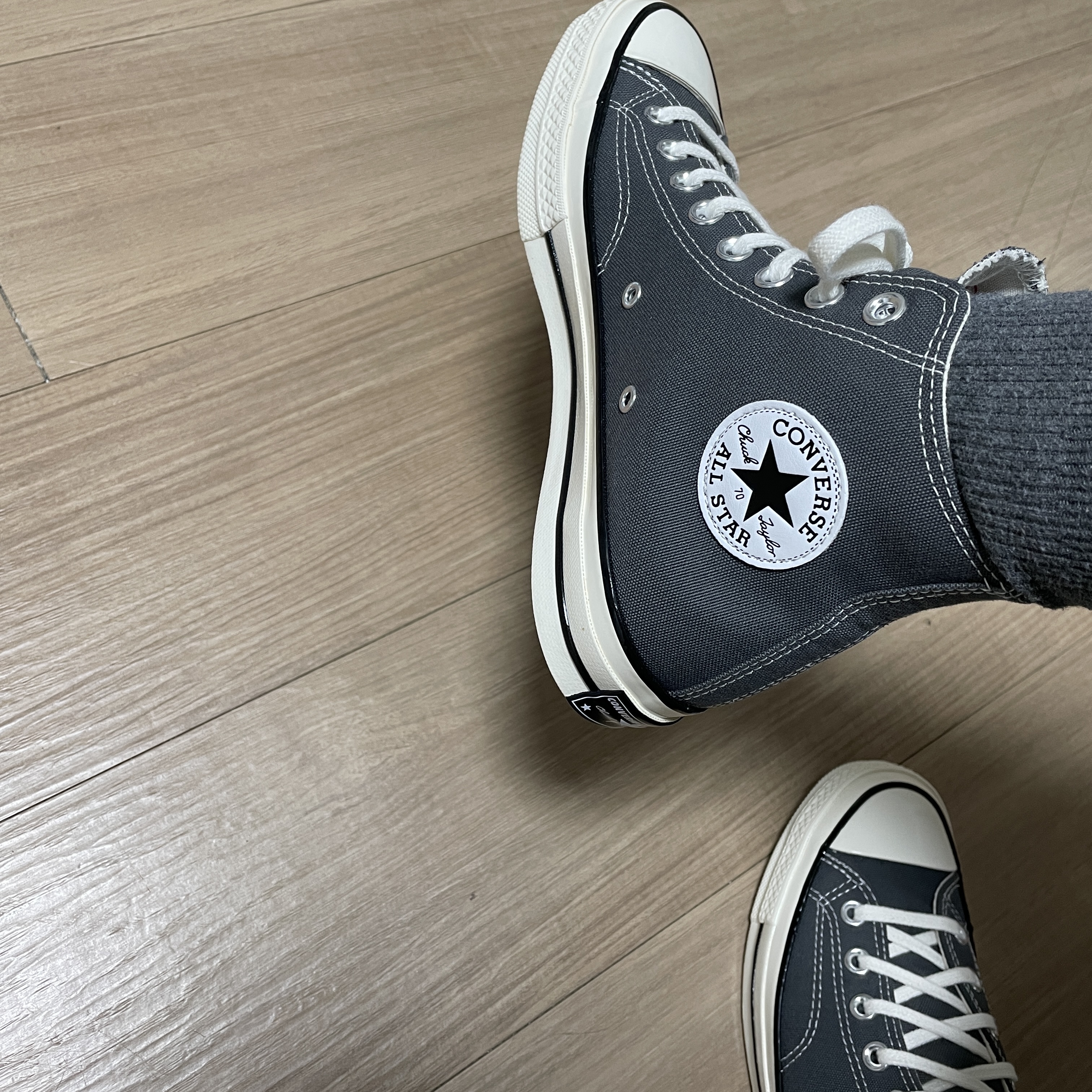 Converse x Play Comme des Garcons Chuck 70 Hi Steel Gray, Converse Chuck 70 High Vintage Canvas Wolf Grey 착용 스타일