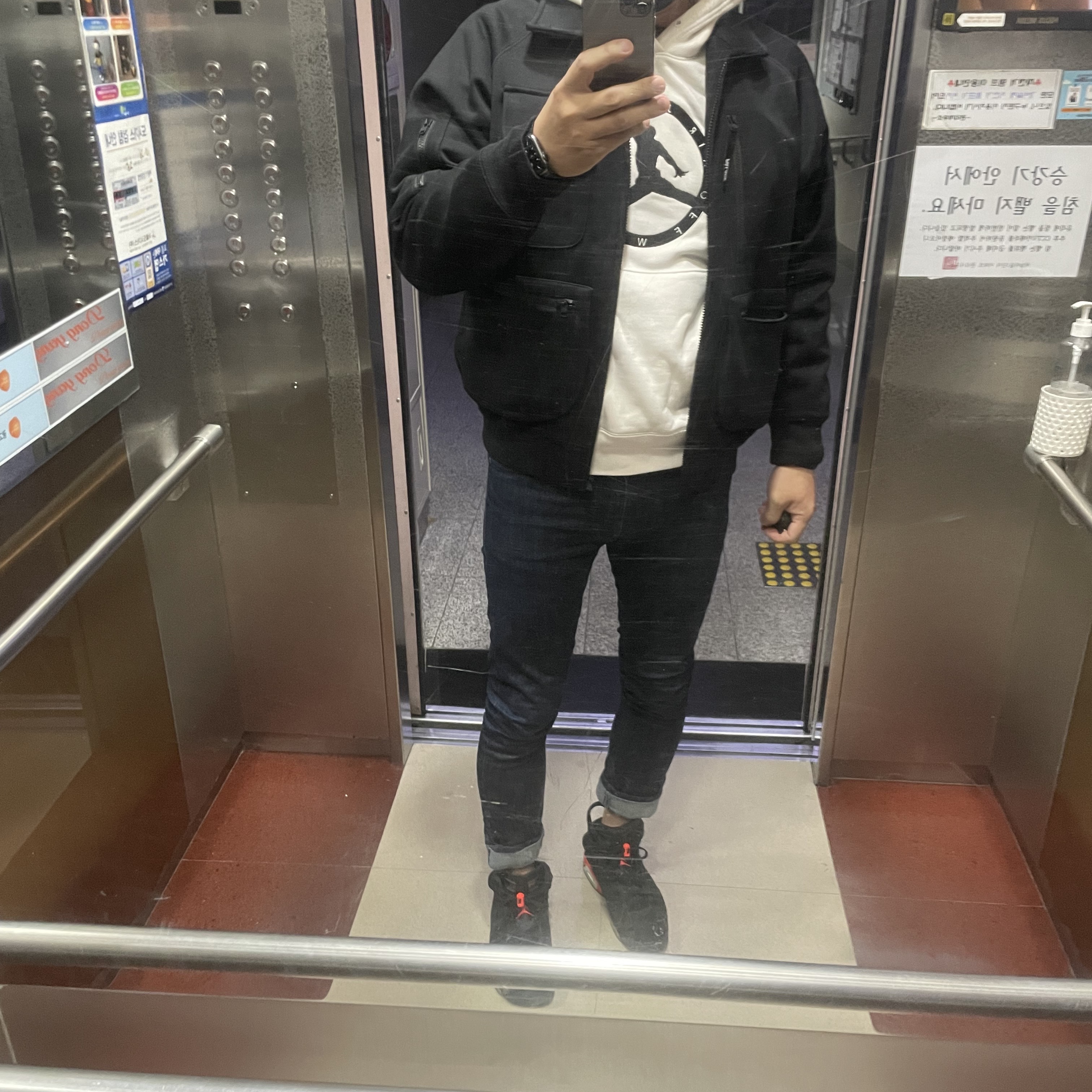 Palace Thermal Bonded Bomber Black - 22FW, Jordan x Off-White Hoodie Phantom - Asia 착용 스타일