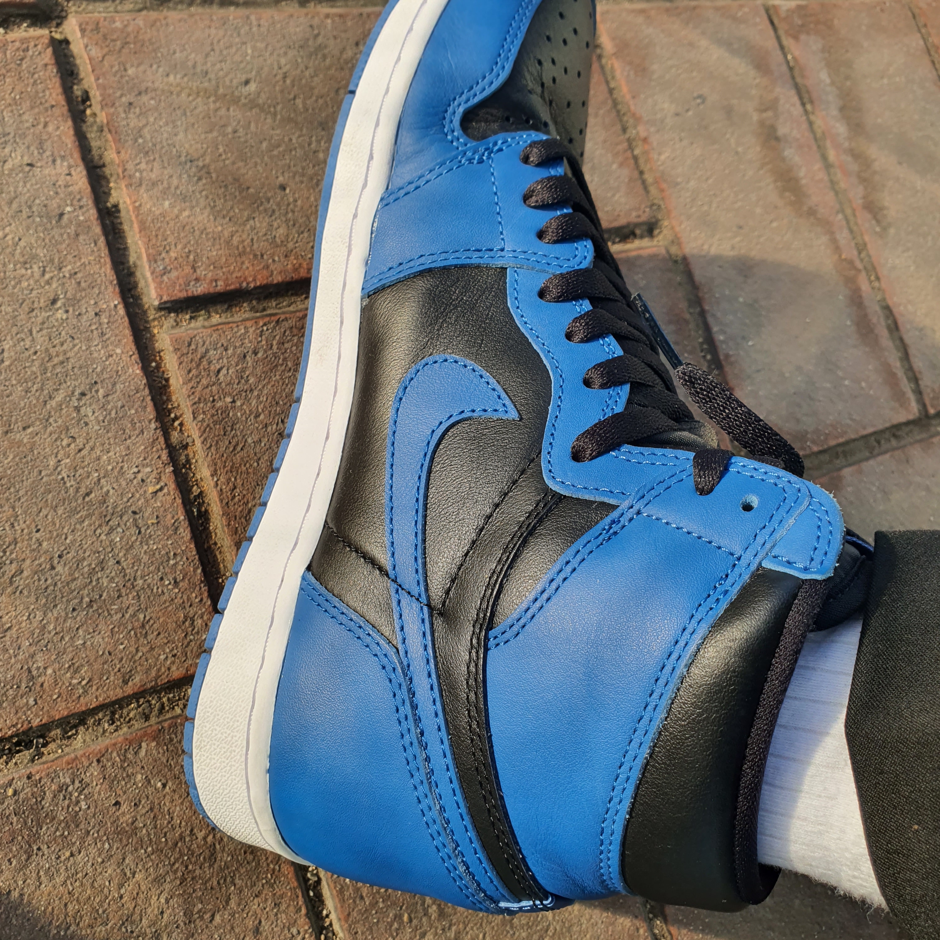 Jordan 1 Retro High OG Dark Marina Blue 착용 스타일