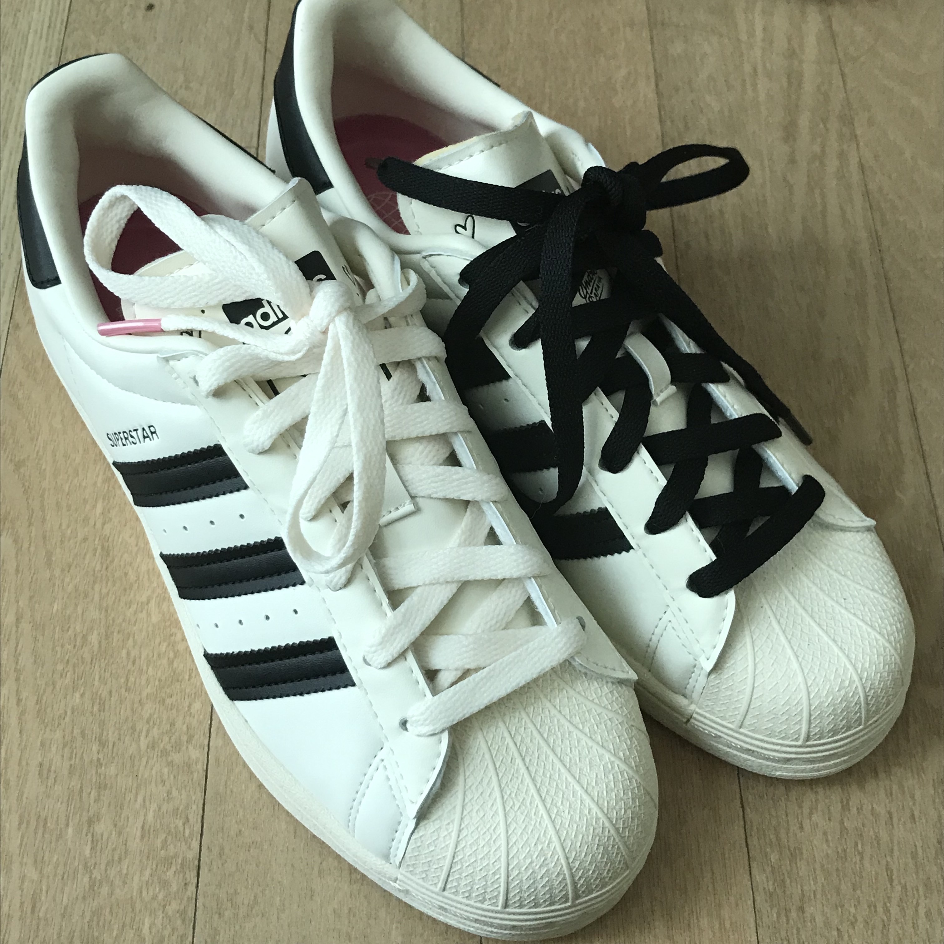 Adidas x Andre Saraiva Superstar Cream White Core Black 착용 스타일 - 1