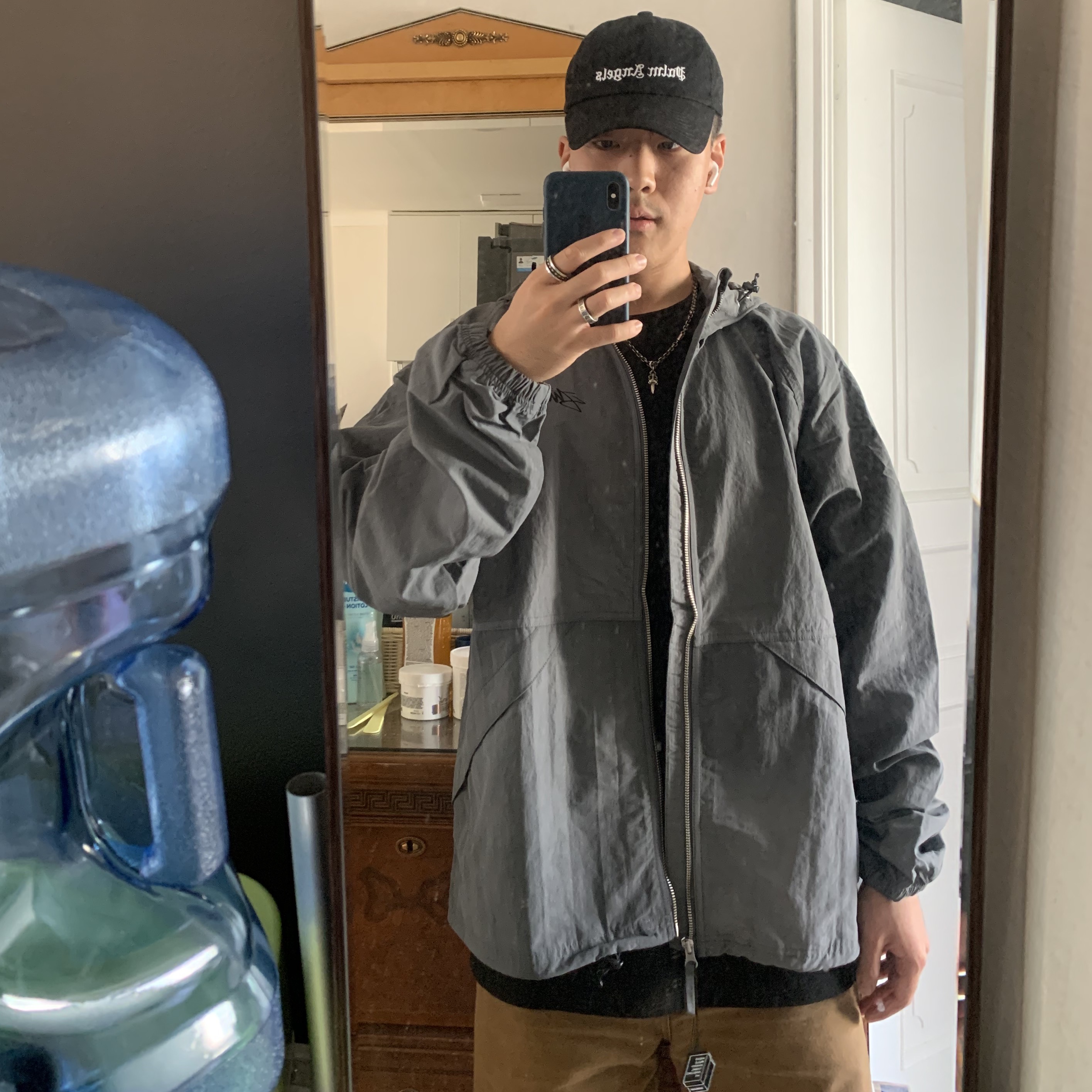 Stussy Wave Dye Beach Shell Jacket Grey 착용 스타일 - 2